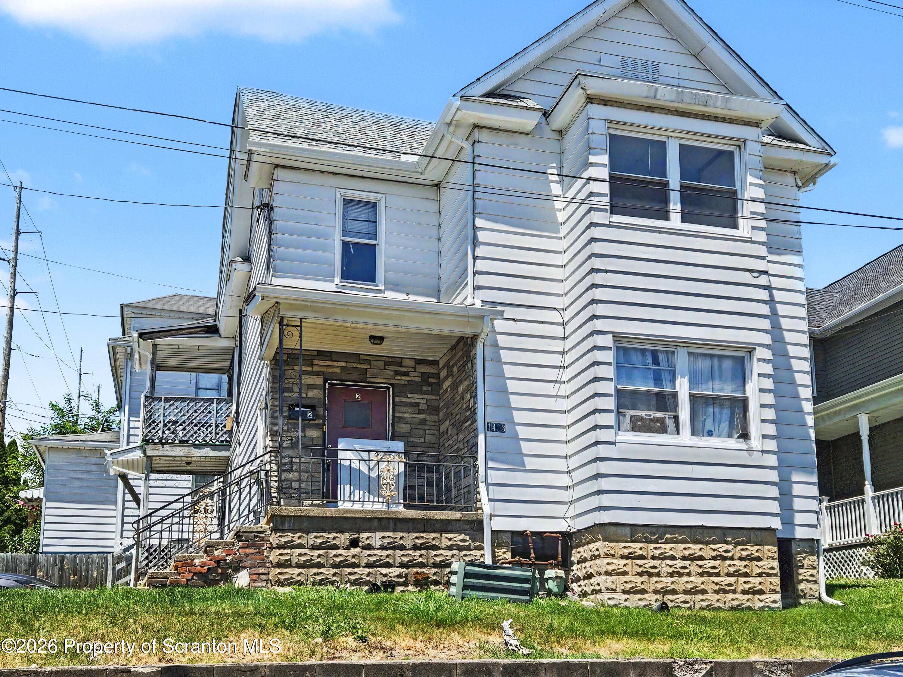 1403 N Sumner Avenue Unit: 2nd Fl
