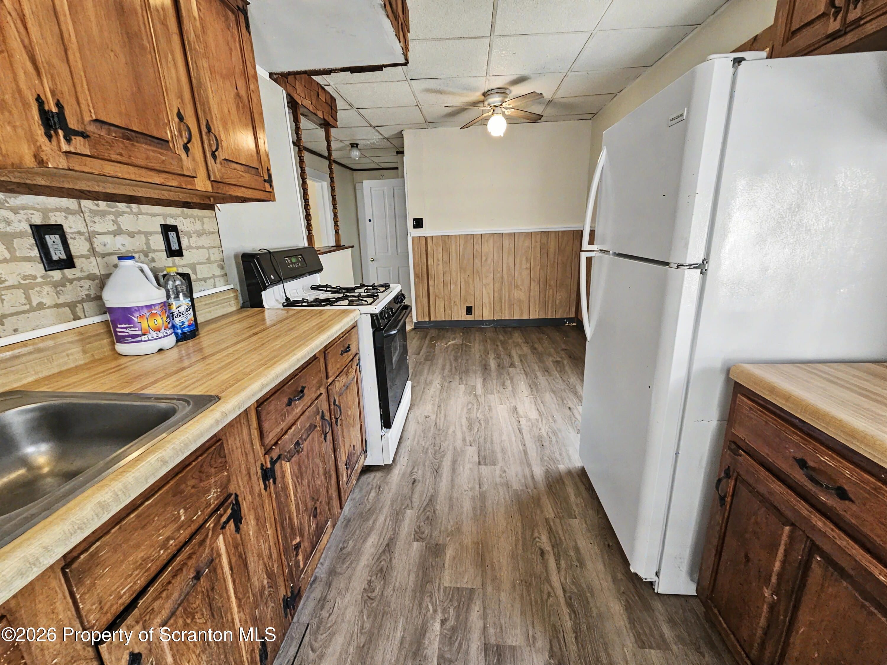 1403 N Sumner Avenue Unit: 2nd Fl