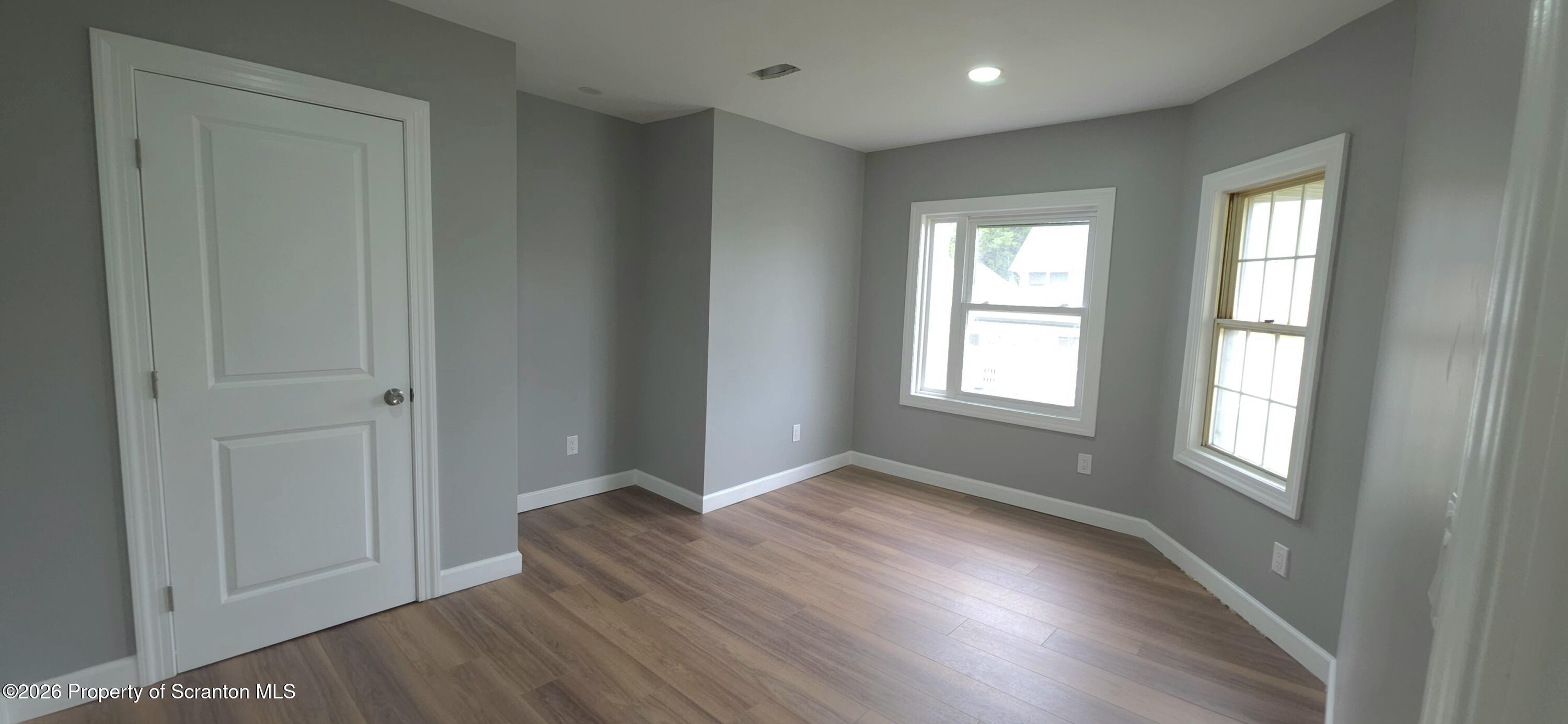 215 S Valley Avenue Unit: 2nd Fl