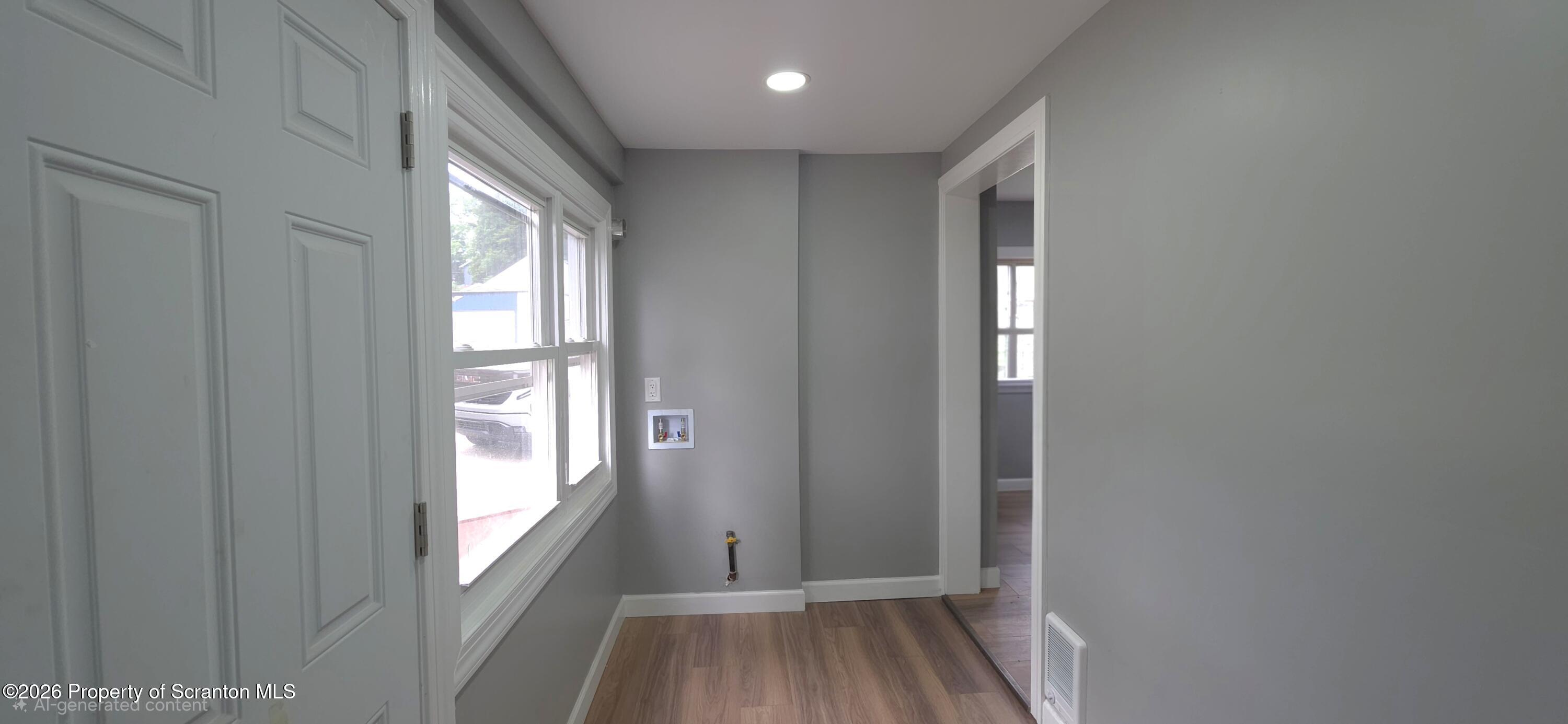 215 S Valley Avenue Unit: 1st Fl