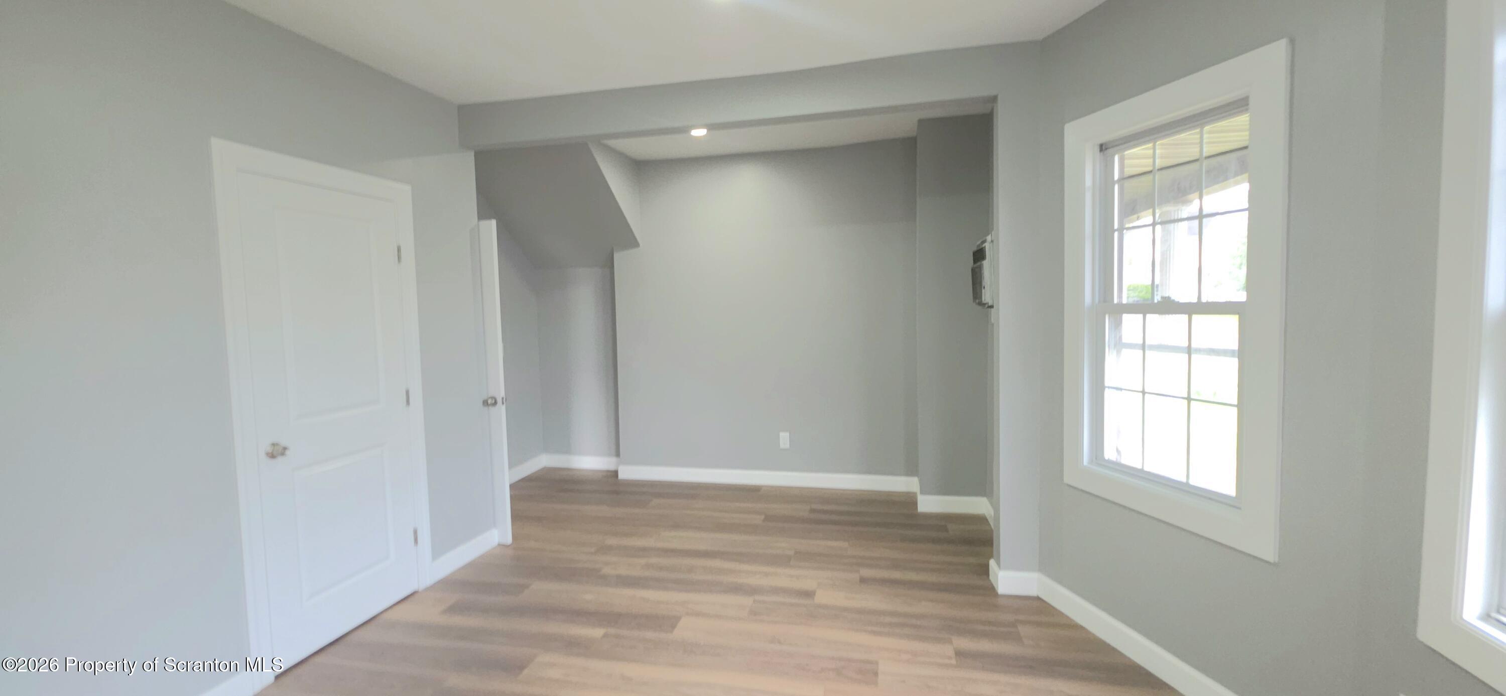 215 S Valley Avenue Unit: 1st Fl