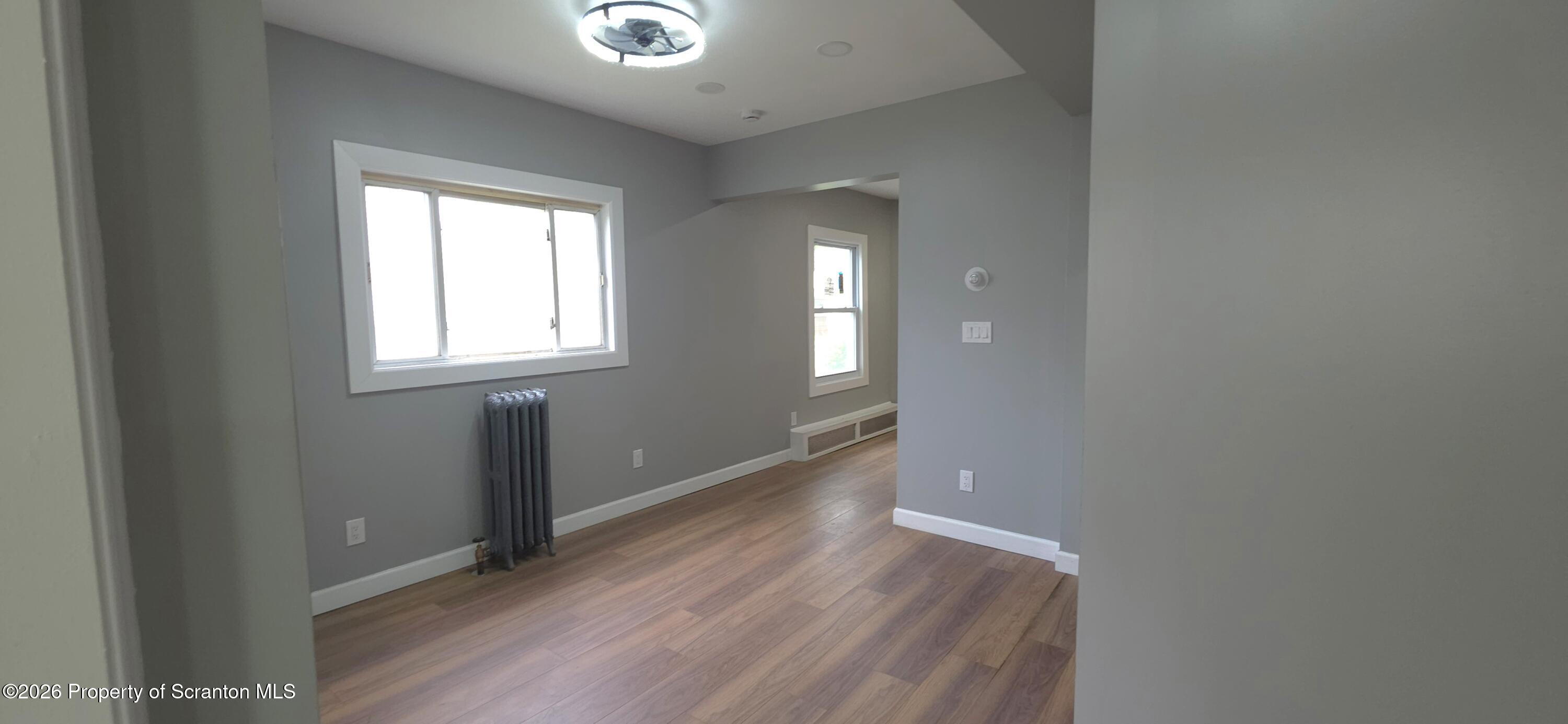 215 S Valley Avenue Unit: 1st Fl