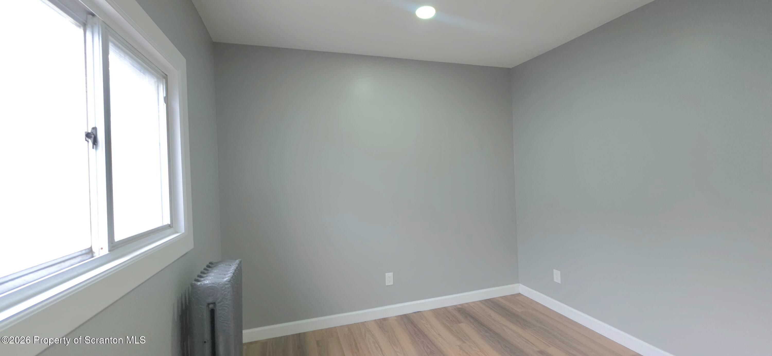 215 S Valley Avenue Unit: 1st Fl