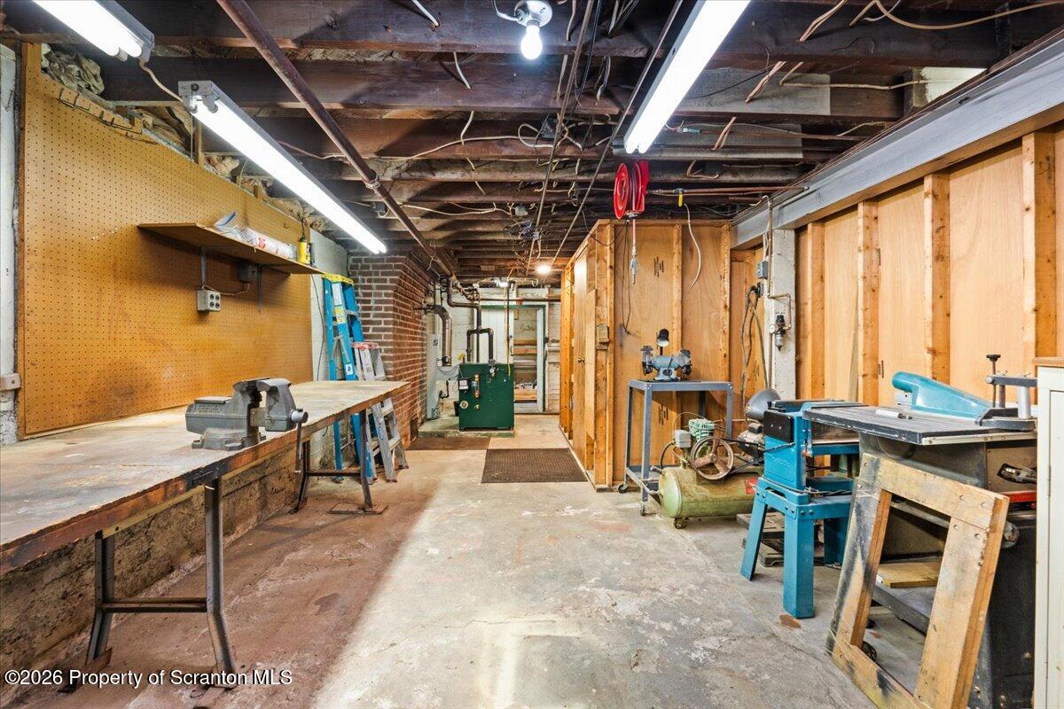214 Lansdowne