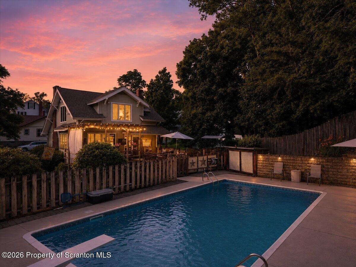 214 Lansdowne