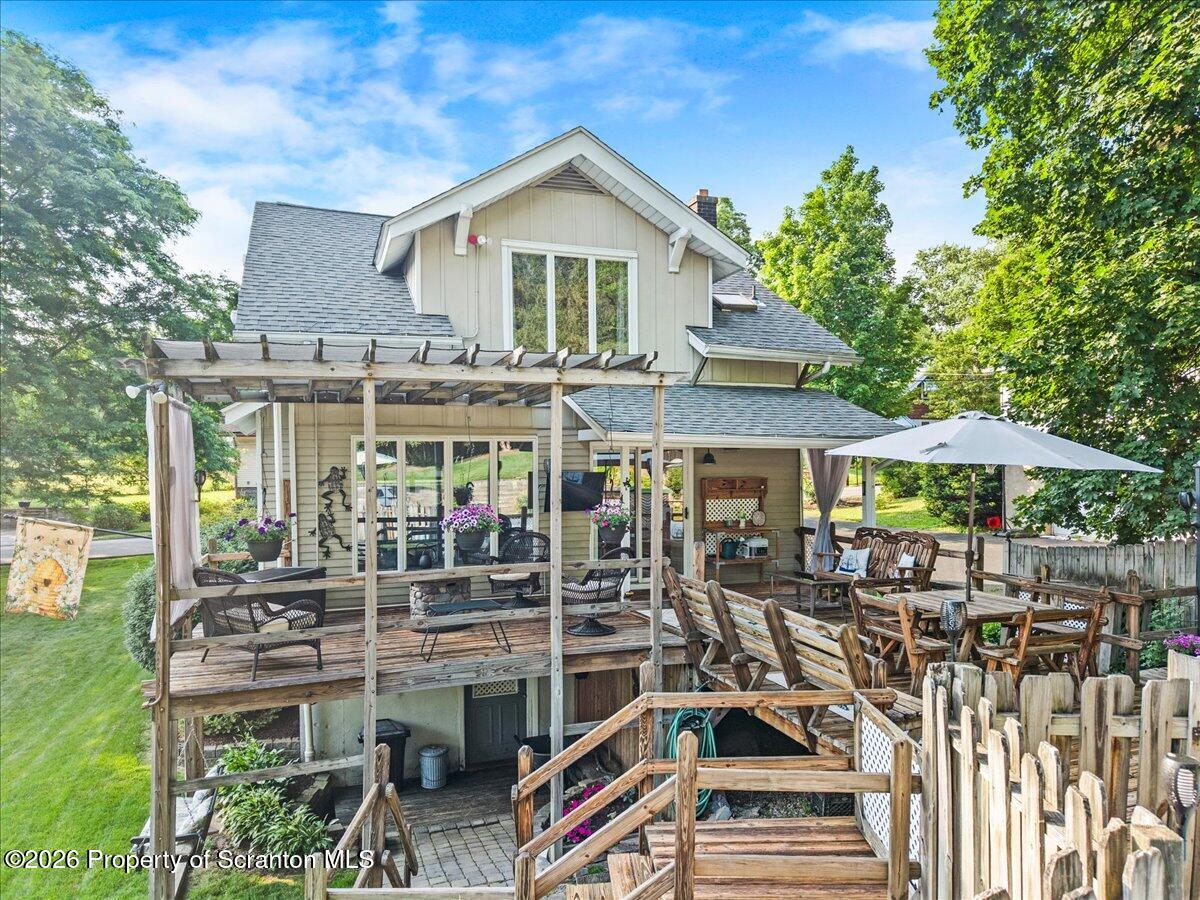 214 Lansdowne