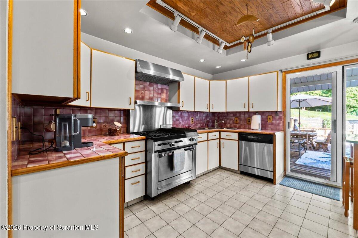 214 Lansdowne