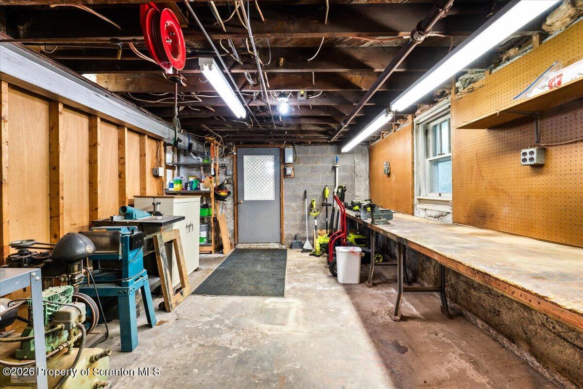 214 Lansdowne