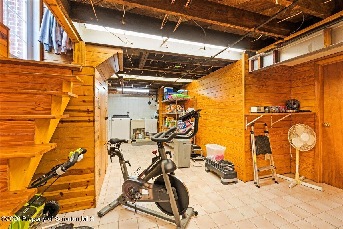214 Lansdowne