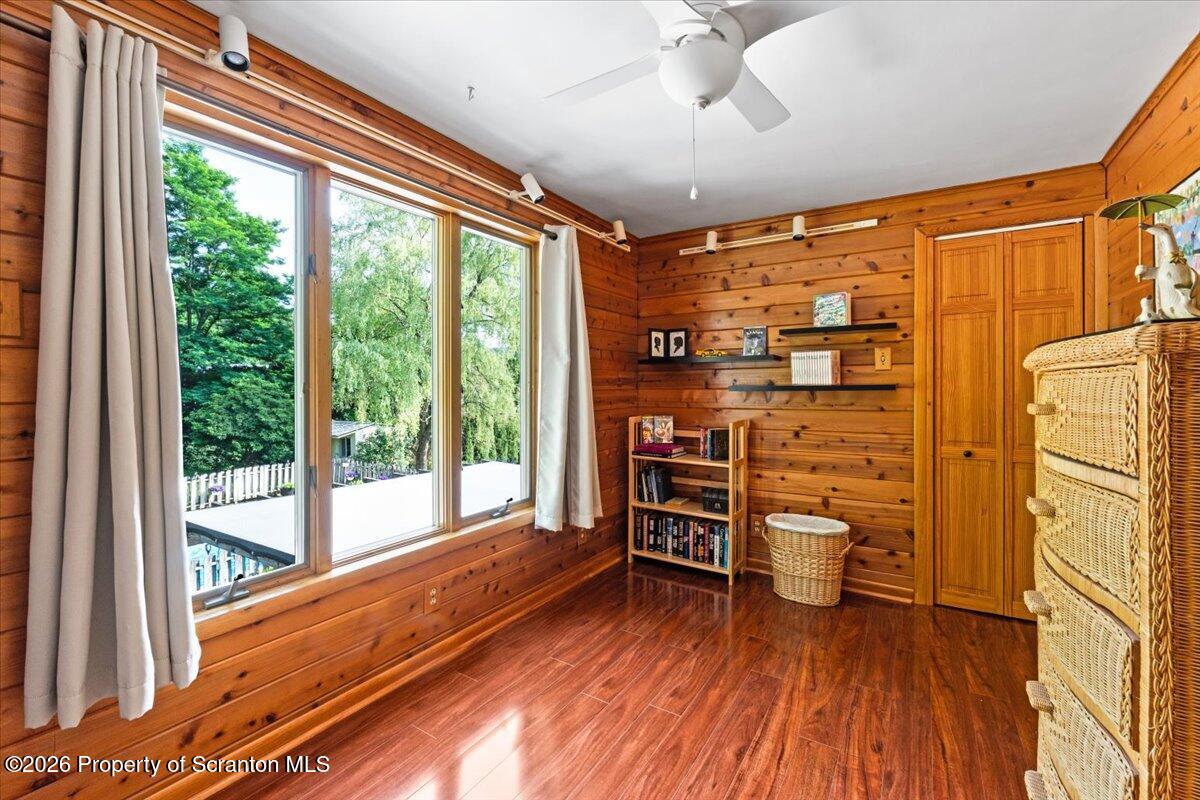 214 Lansdowne