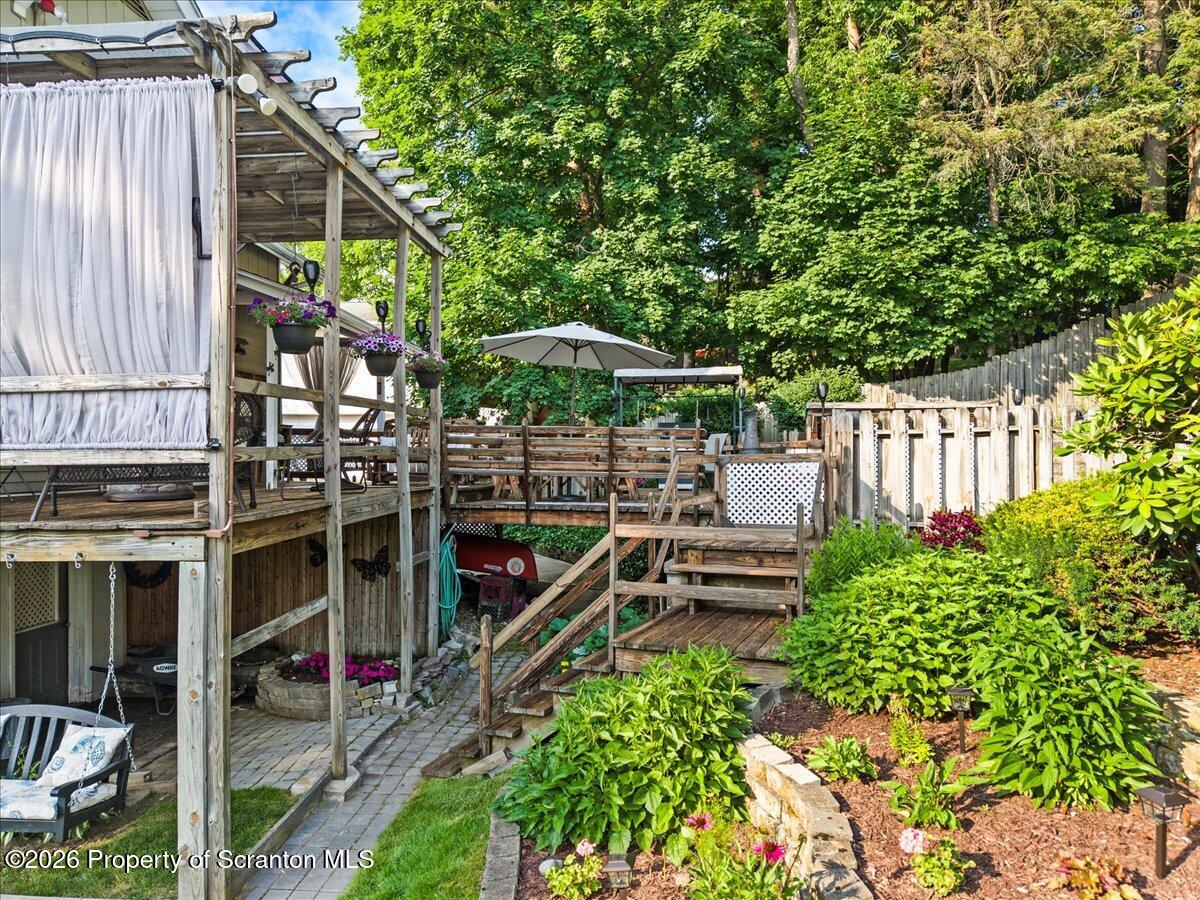 214 Lansdowne