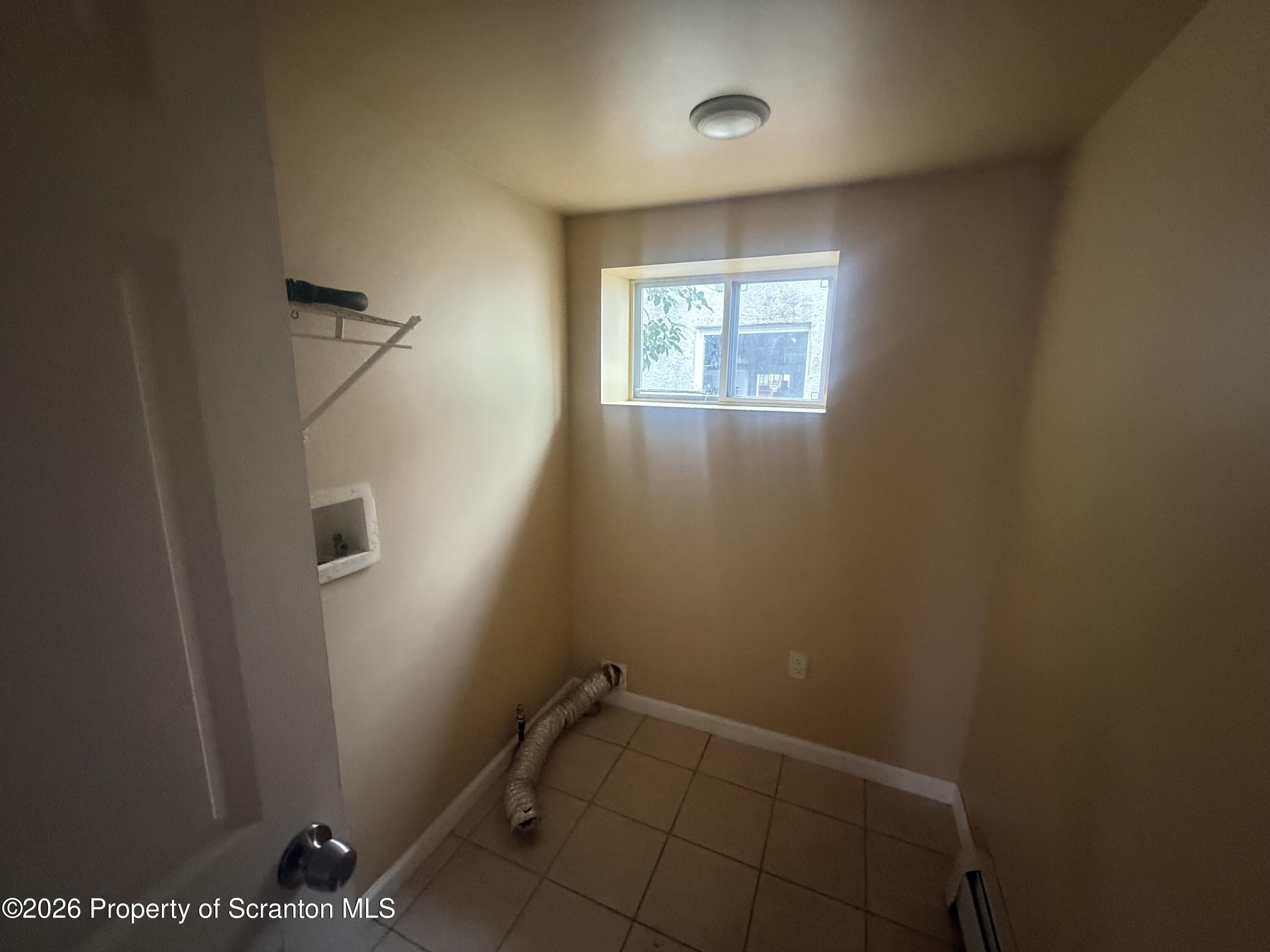 1409 Sanderson Avenue Unit: 1