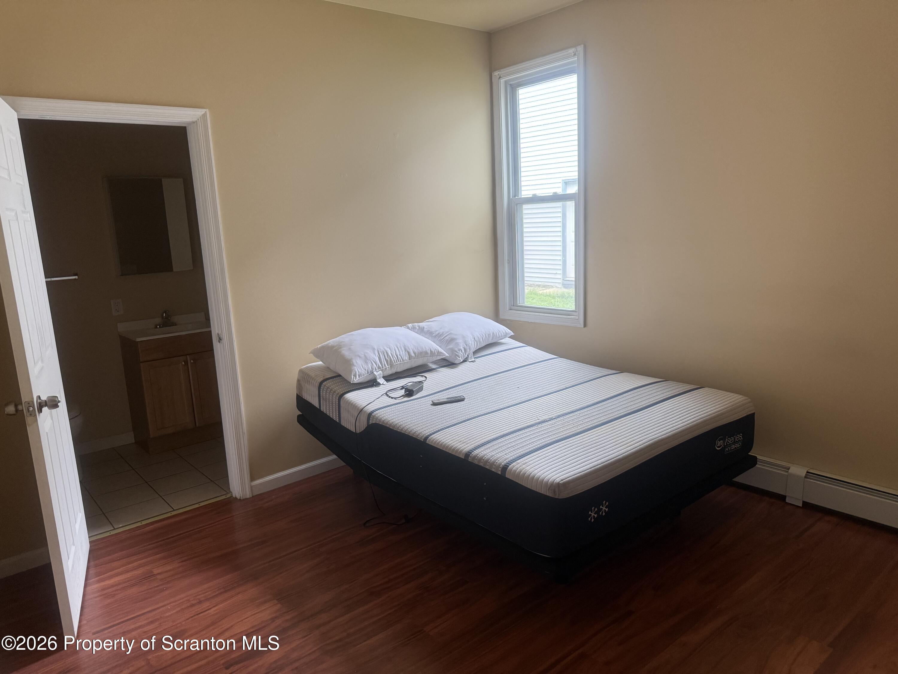 1409 Sanderson Avenue Unit: 1