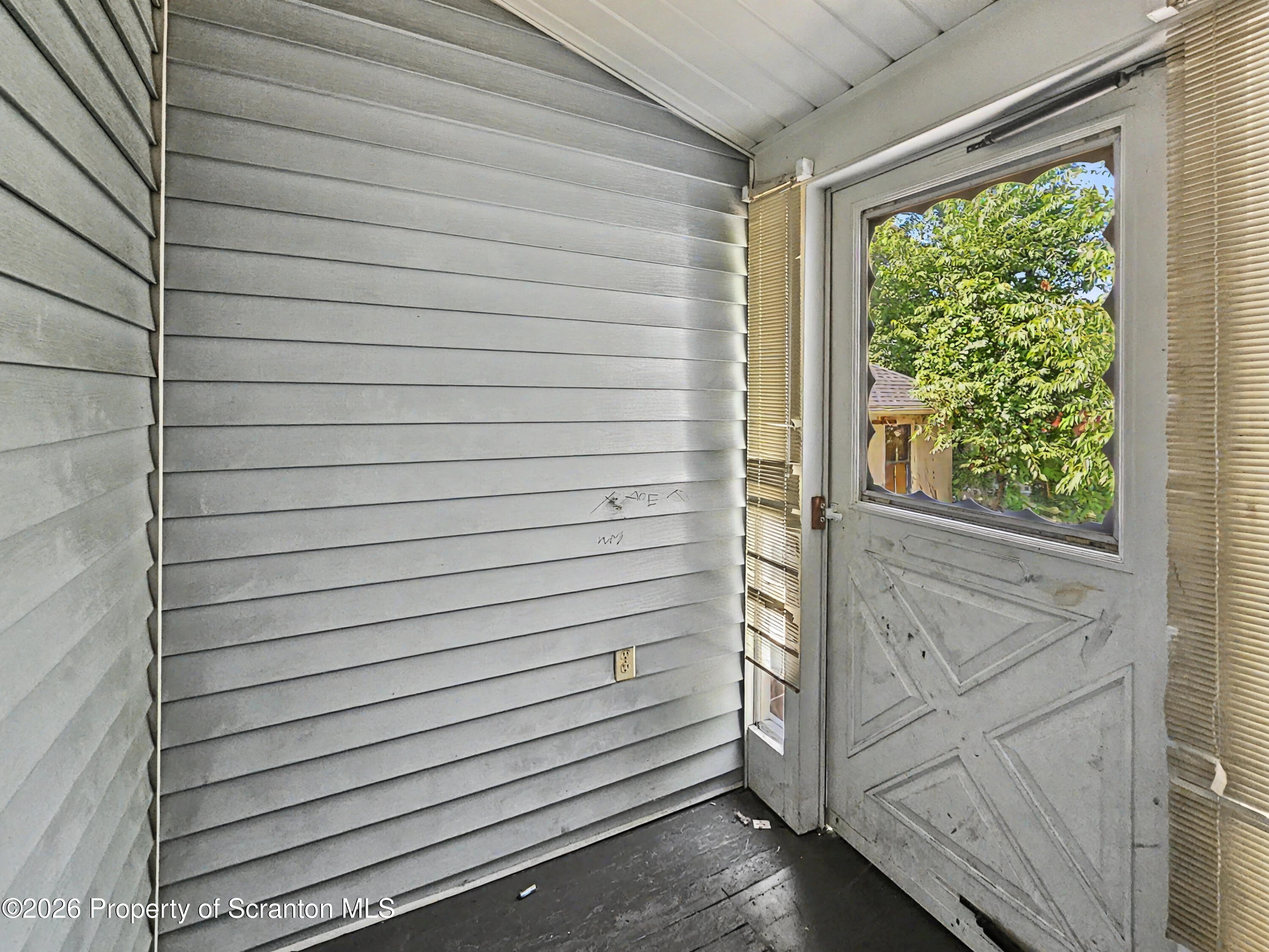 828 Cedar Avenue Unit: 1st Fl