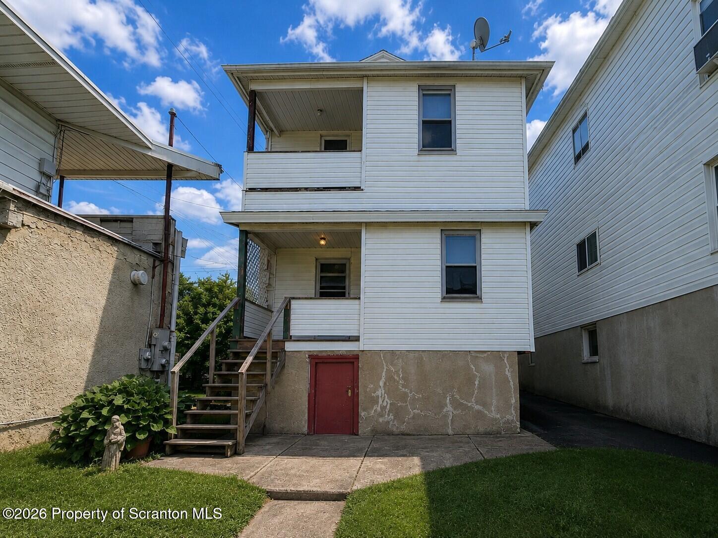 132 Smith Street Unit: 1st Fl