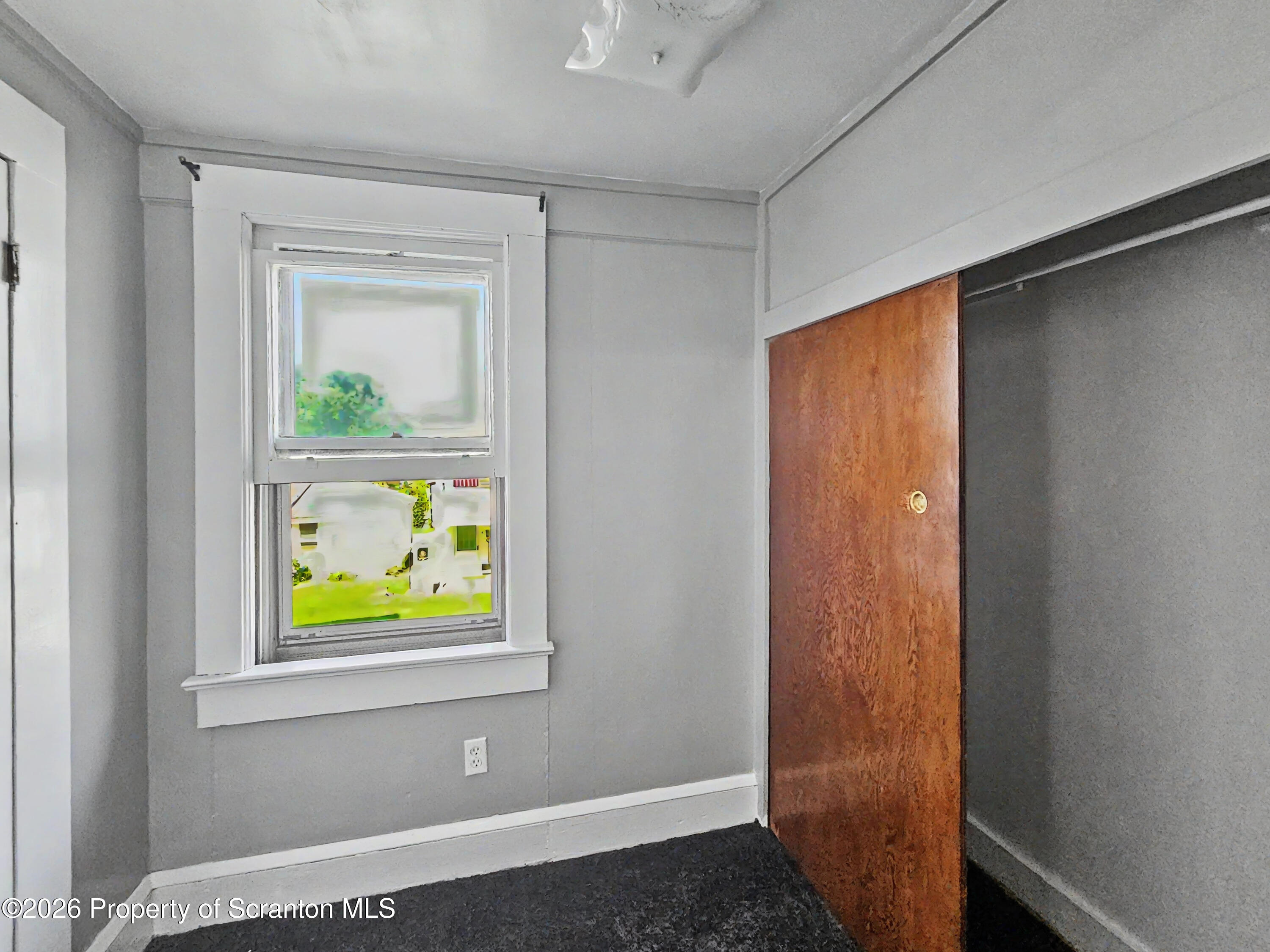 132 Smith Street Unit: 1st Fl