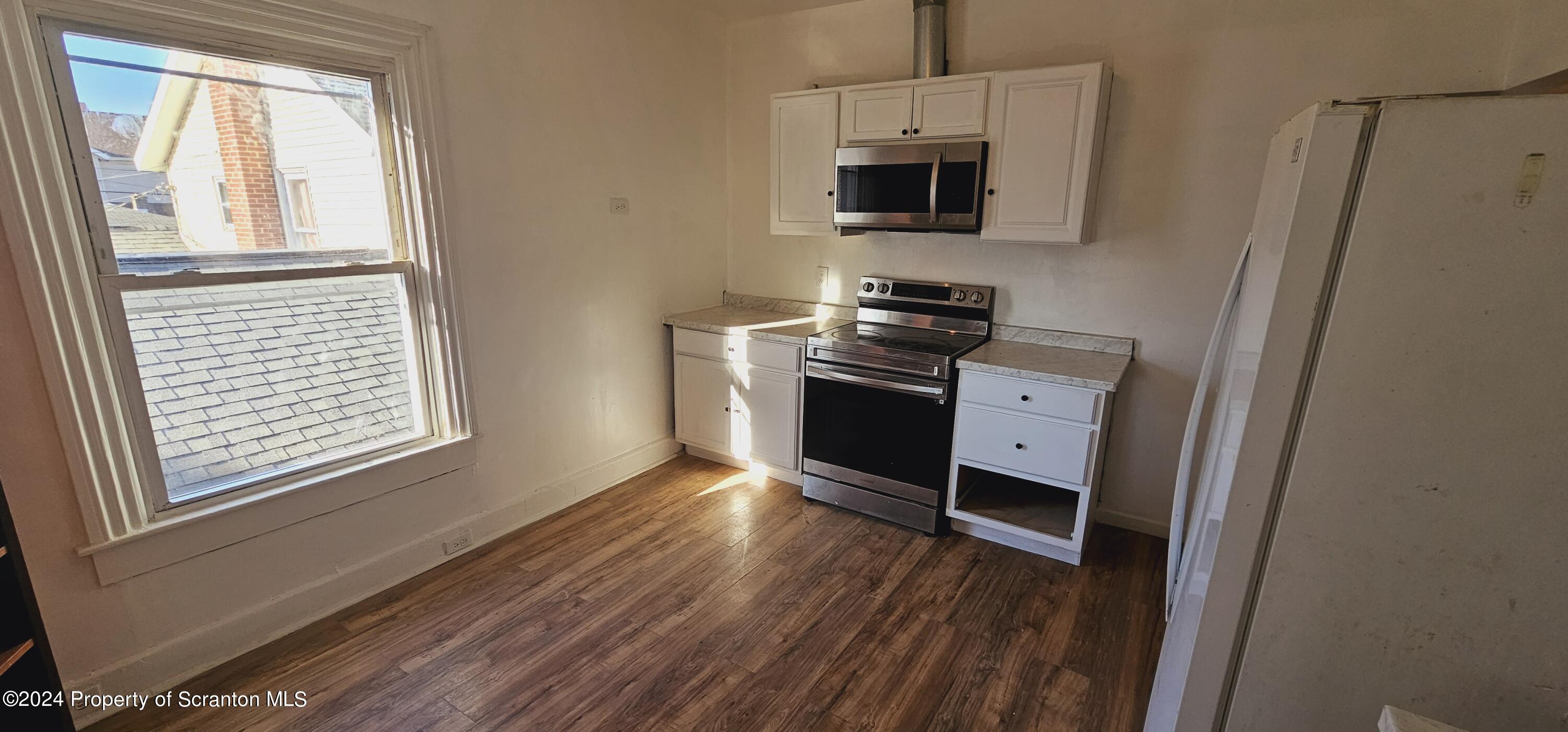 1319 Washburn Street Unit: 2nd floor