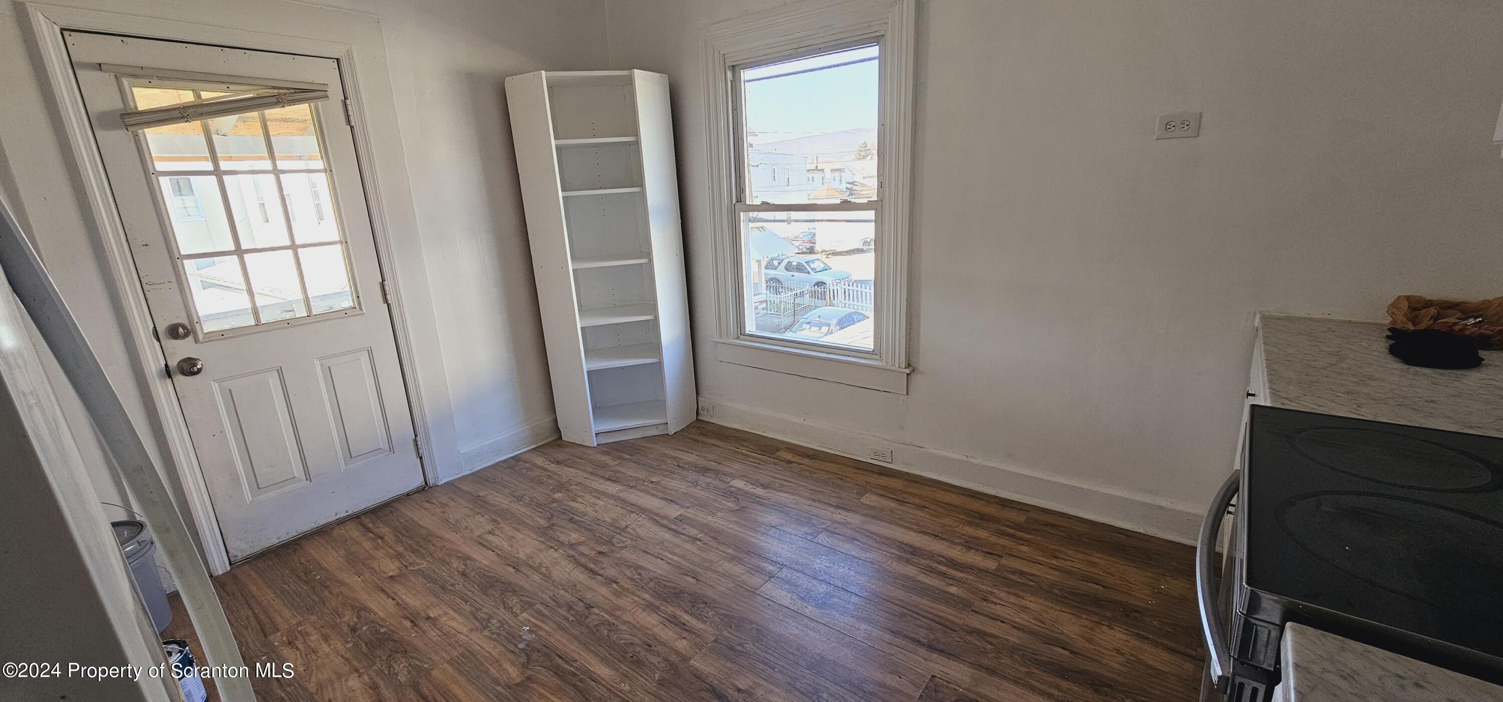 1319 Washburn Street Unit: 2nd floor