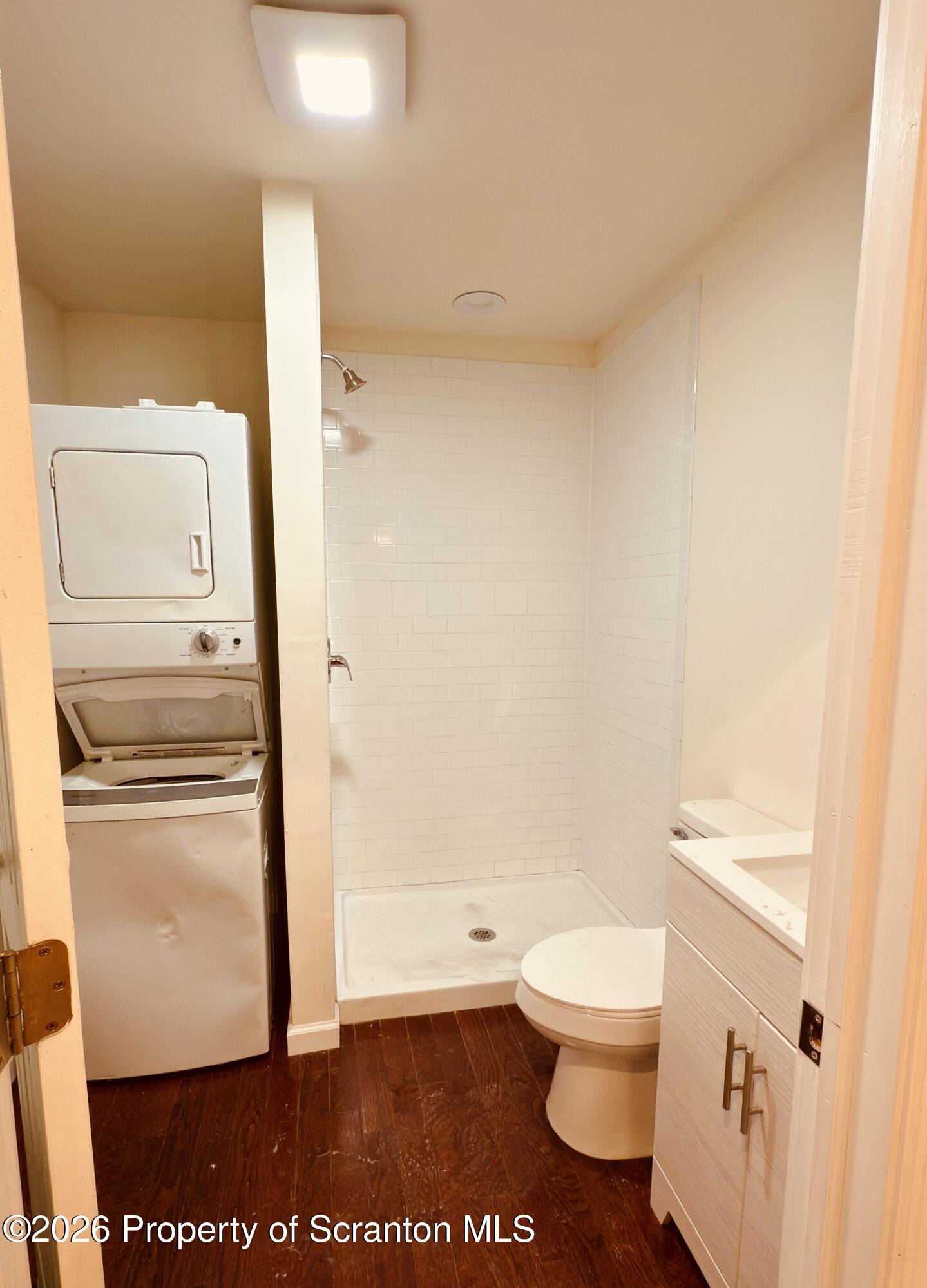 3709 Laurel Avenue Unit: Rear 2nd Floor