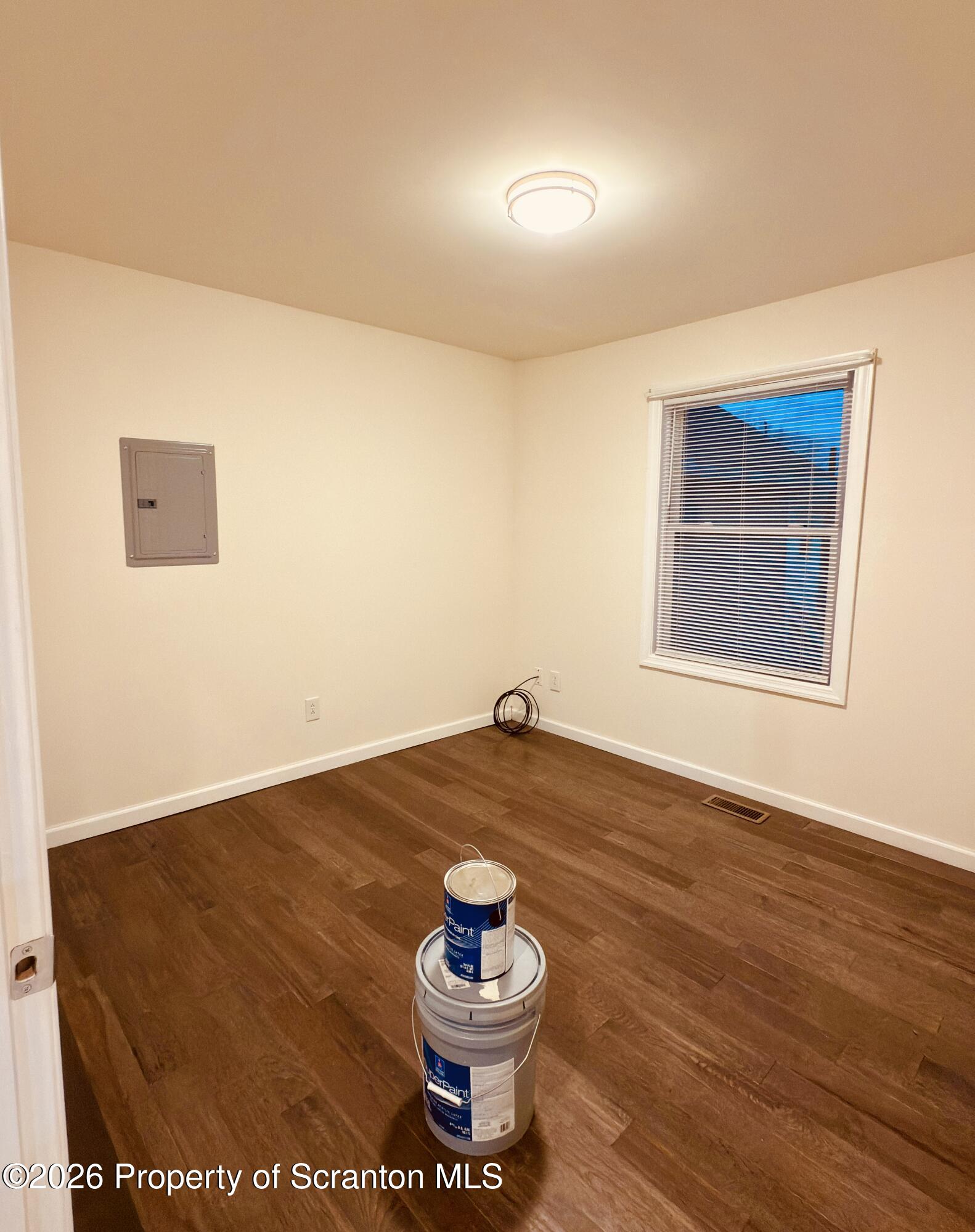 3709 Laurel Avenue Unit: Rear 2nd Floor