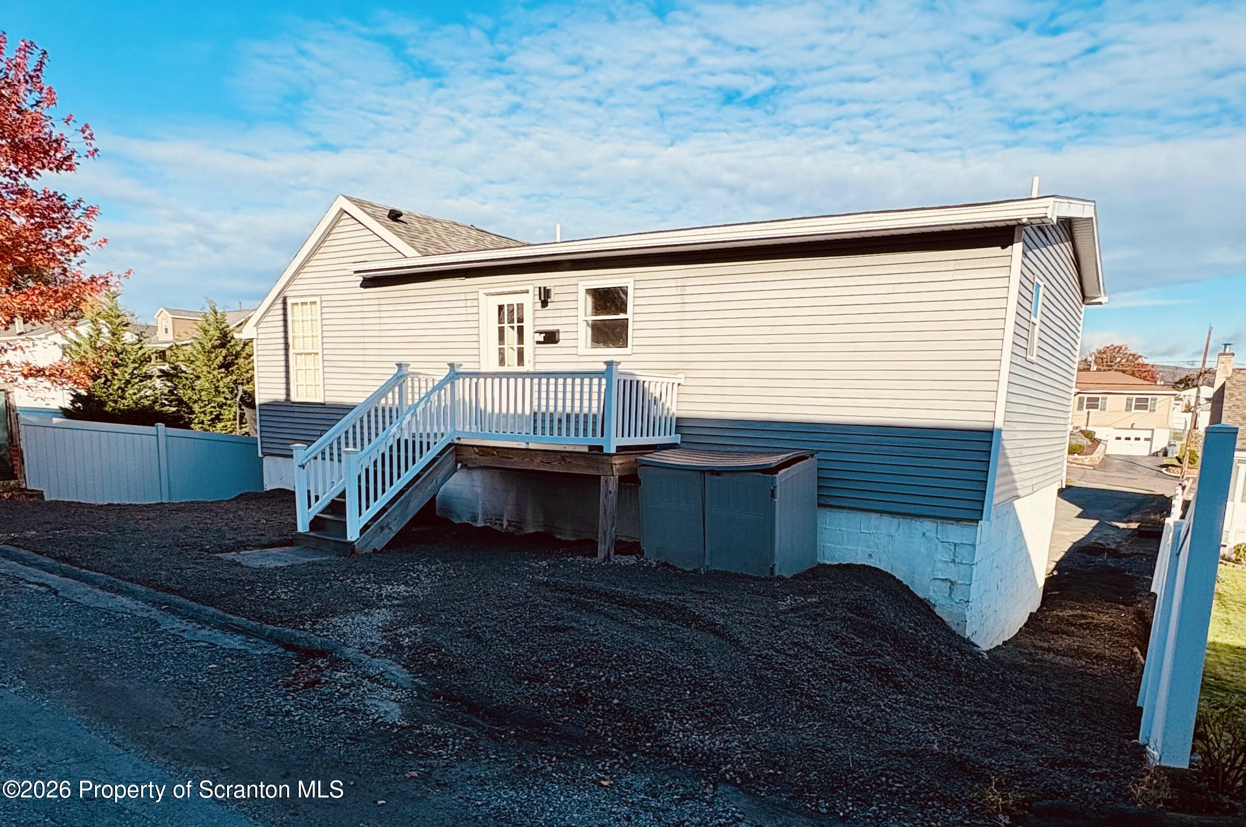 3709 Laurel Avenue Unit: Rear 2nd Floor