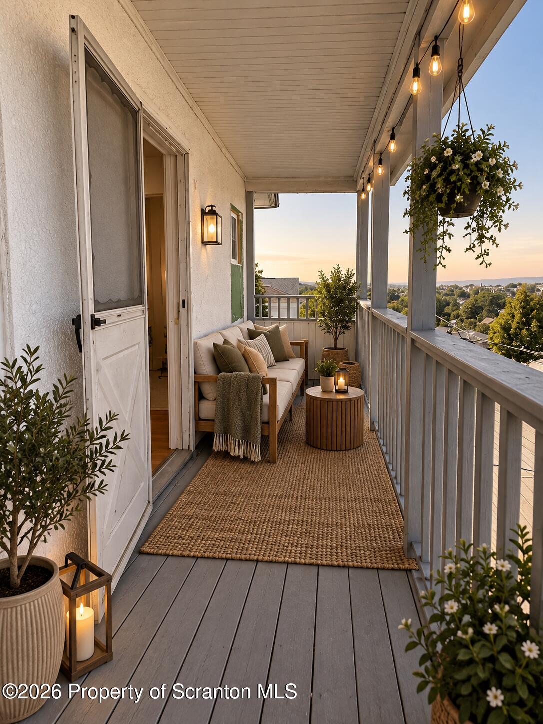 206 Oak Street Unit: 2nd floor