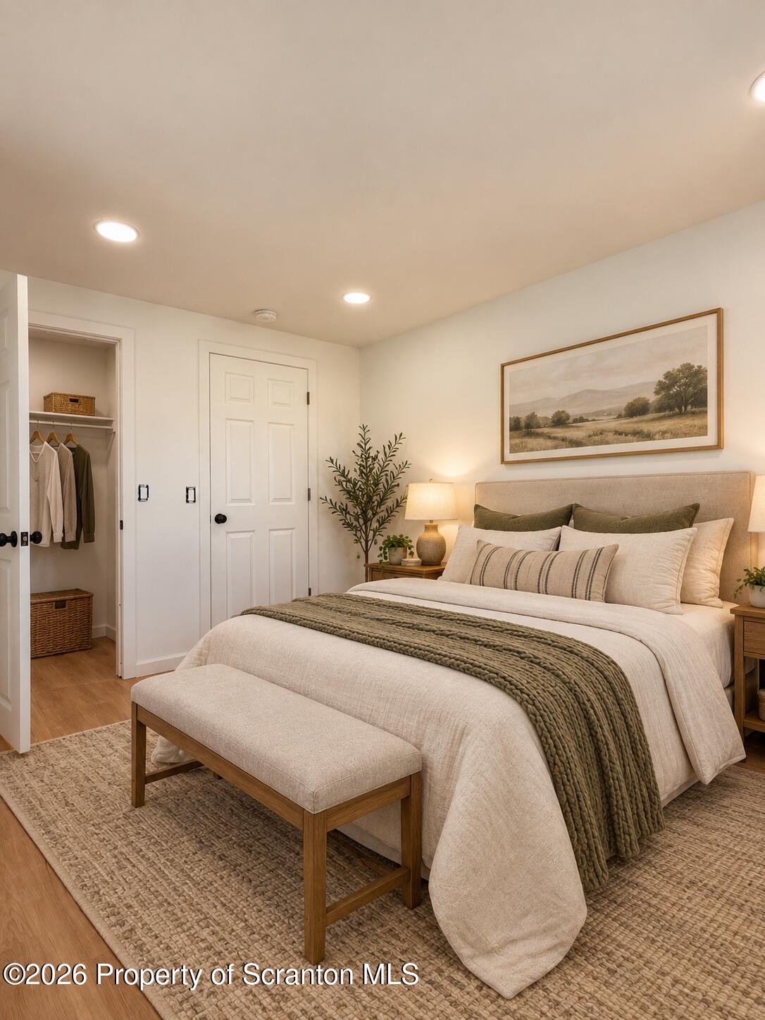 206 Oak Street Unit: 2nd floor