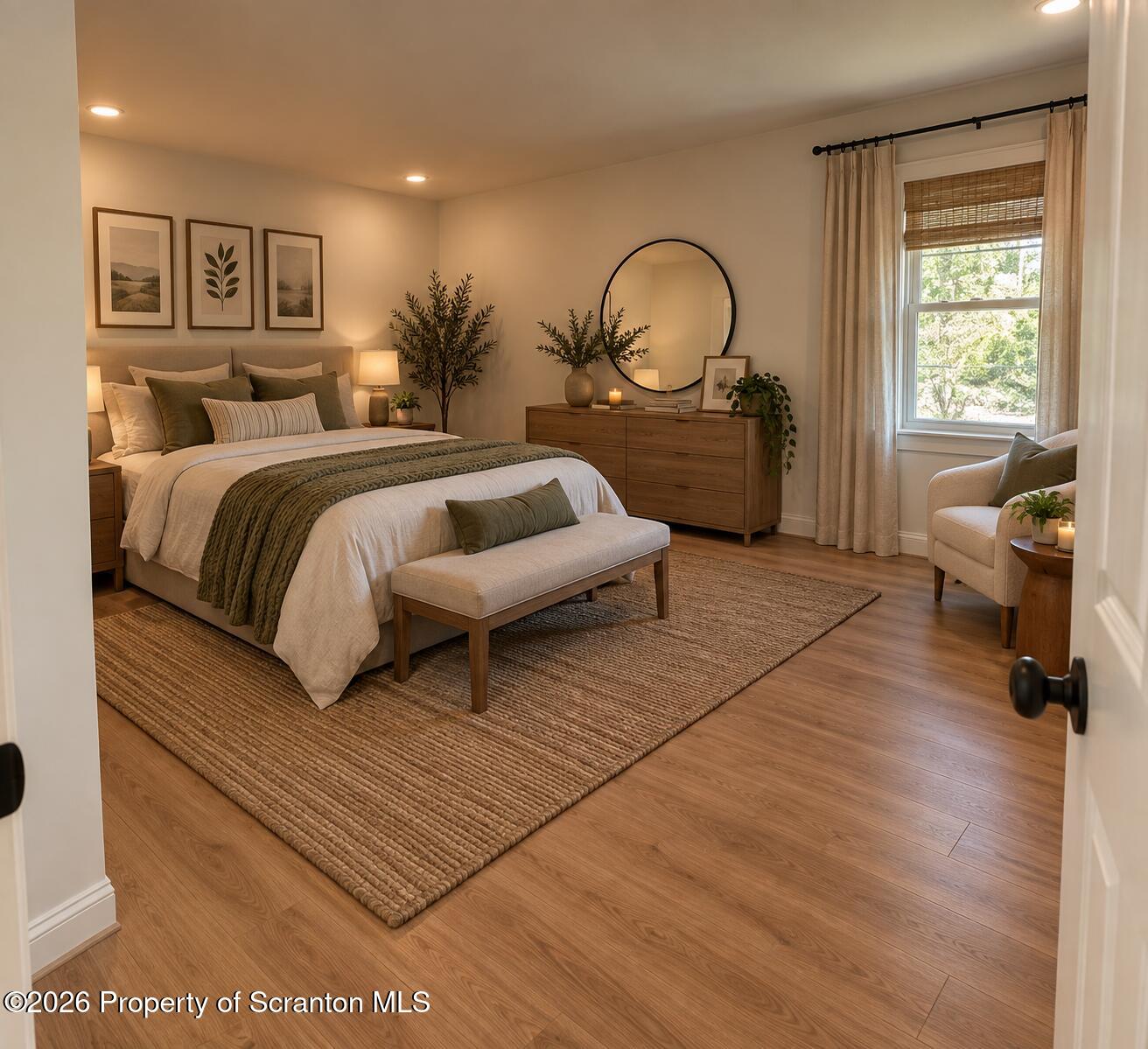 206 Oak Street Unit: 2nd floor