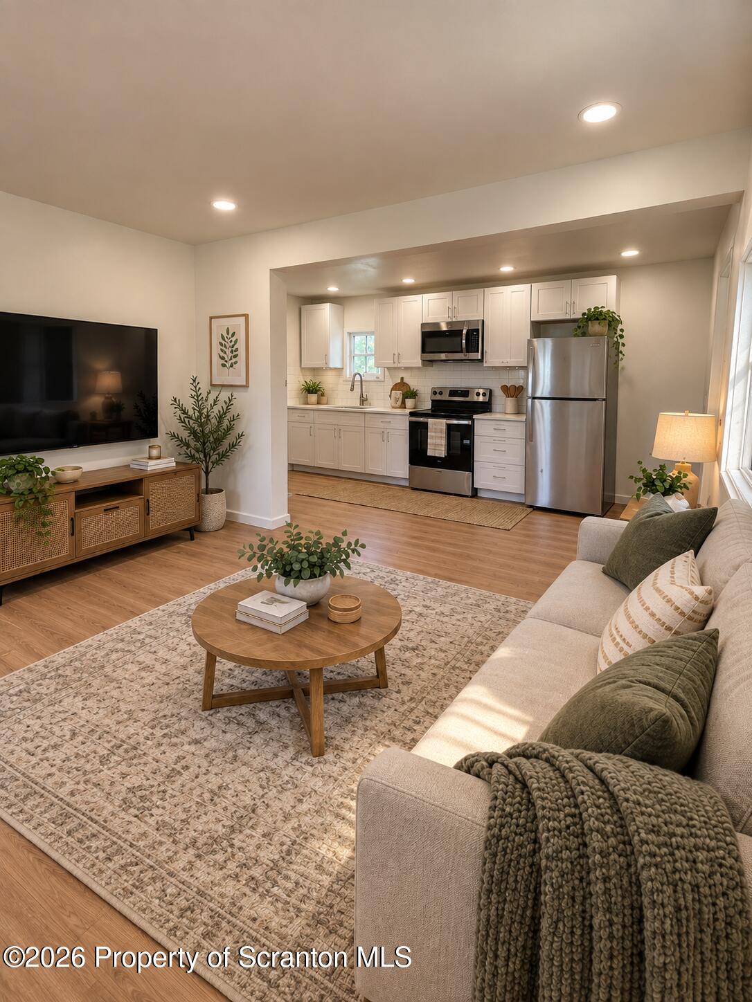 206 Oak Street Unit: 3rd floor