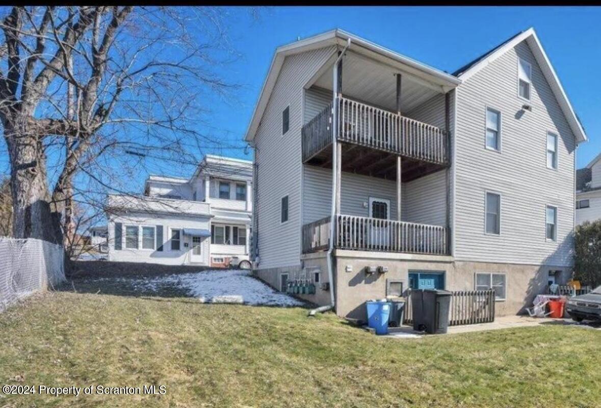 301 E Elm Street Unit: B