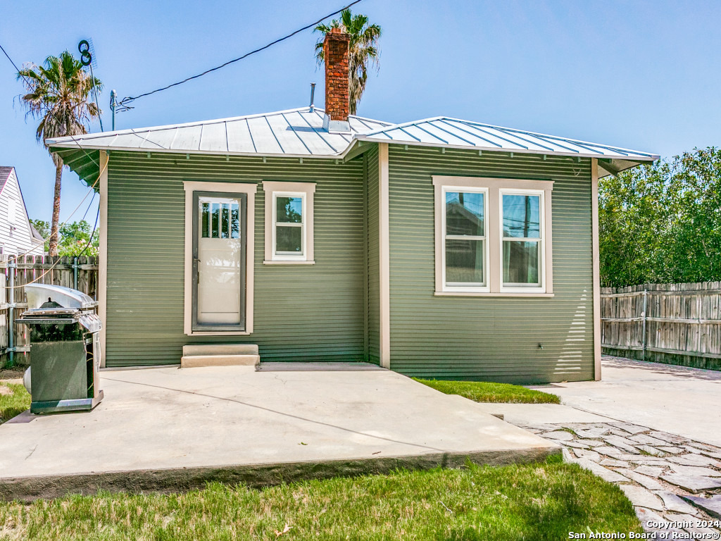 342 E CRAIG PL