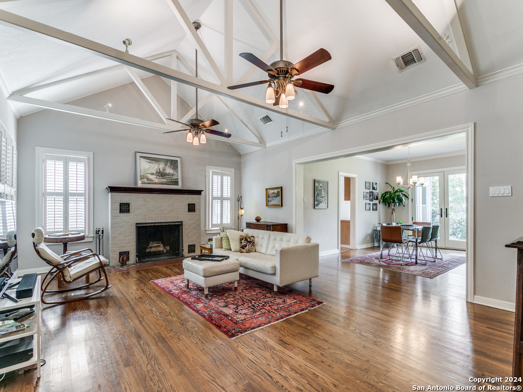 207 INSLEE AVE