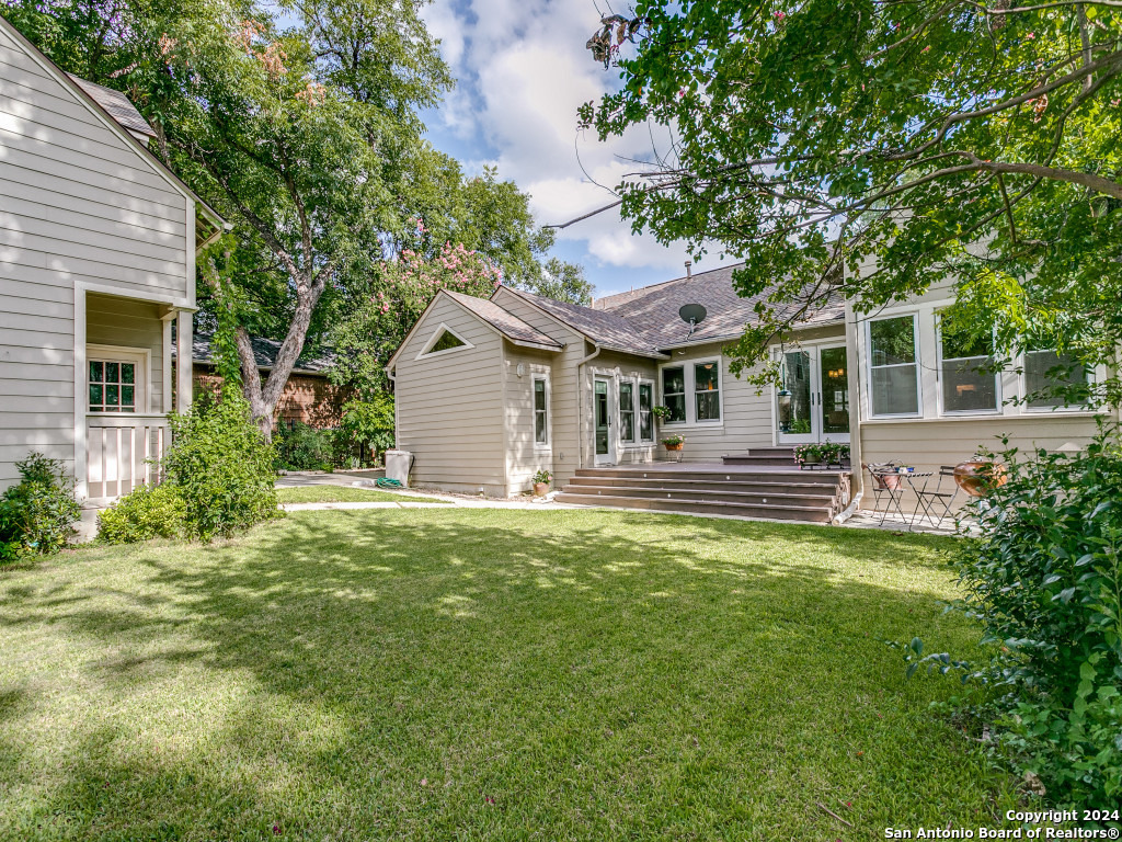 207 INSLEE AVE
