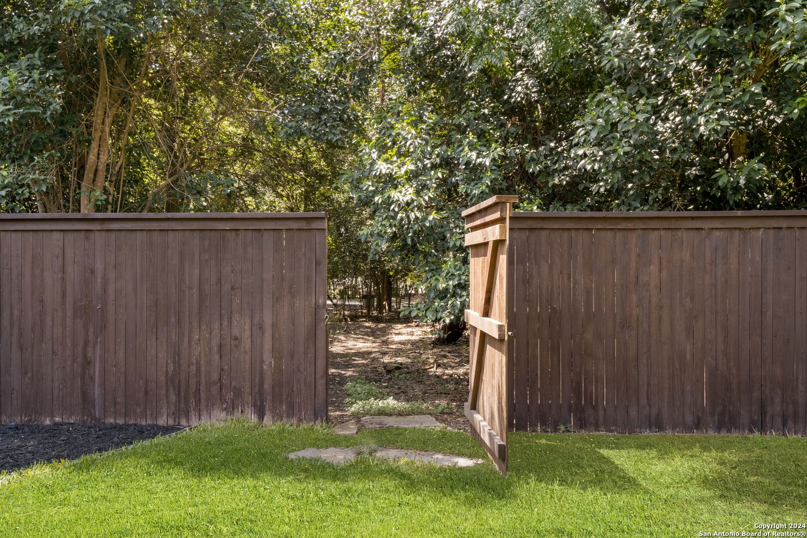15 STONELEIGH WAY