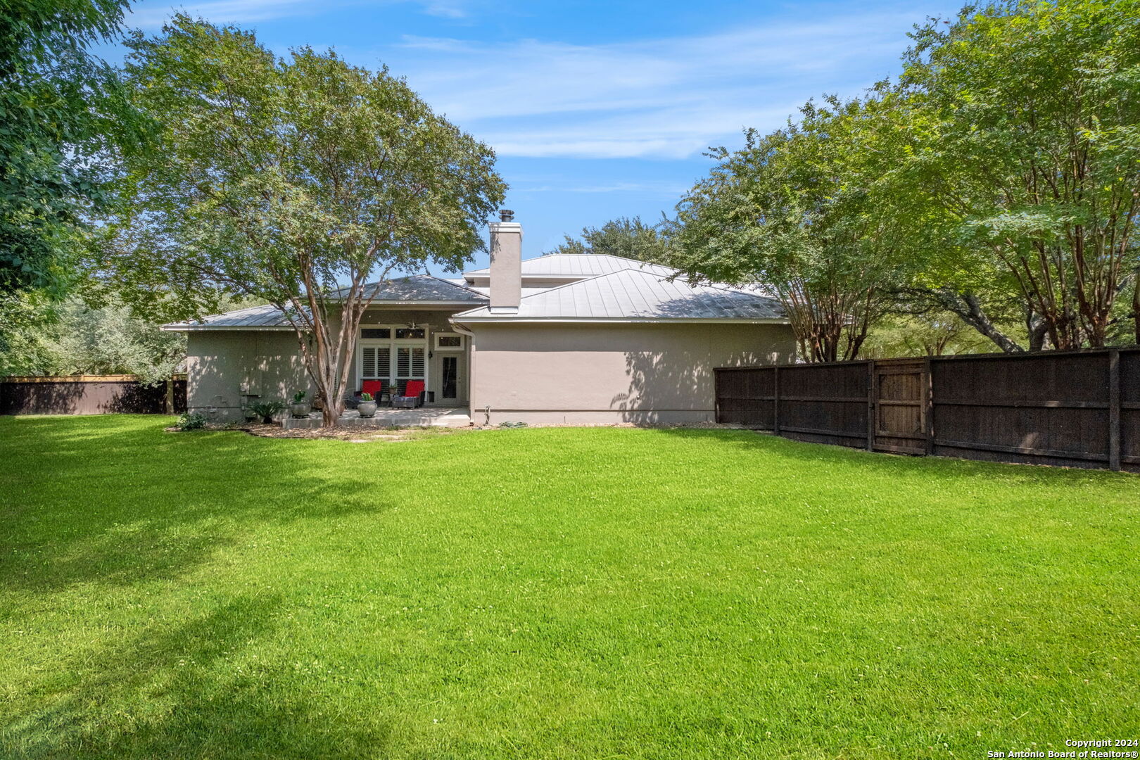 15 STONELEIGH WAY