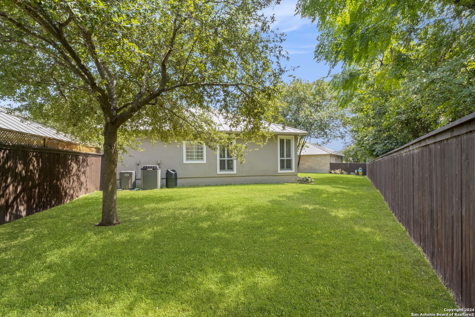 15 STONELEIGH WAY