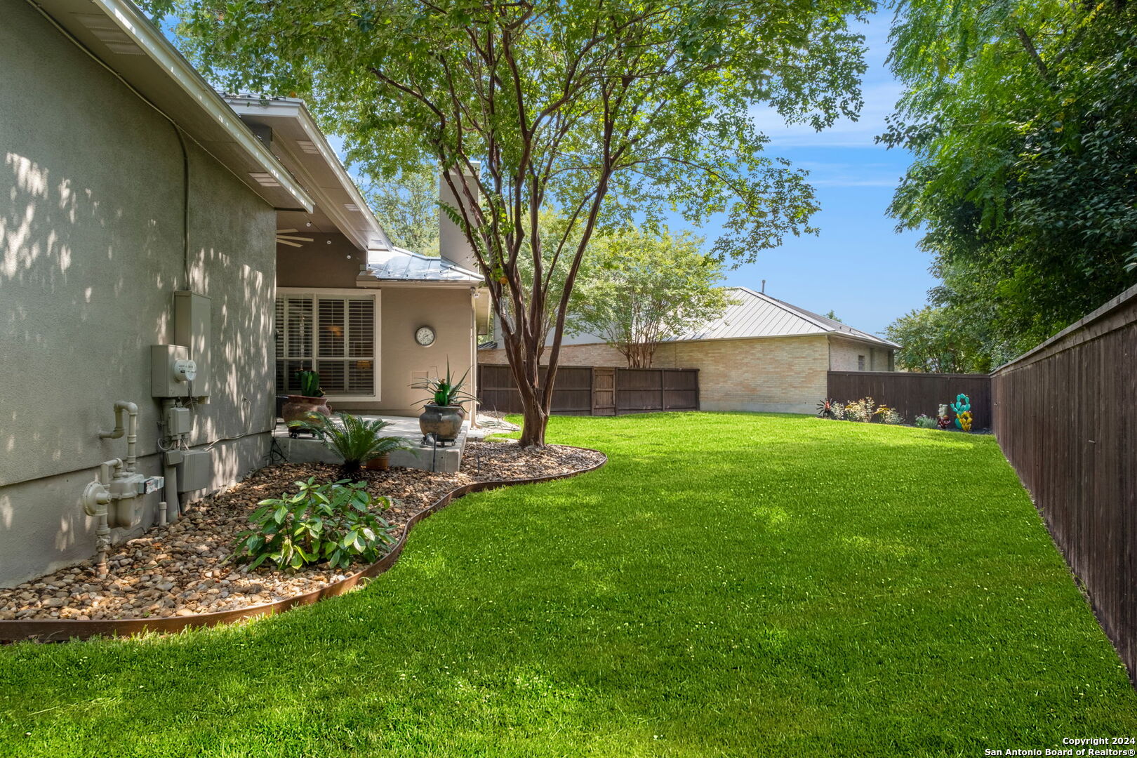 15 STONELEIGH WAY
