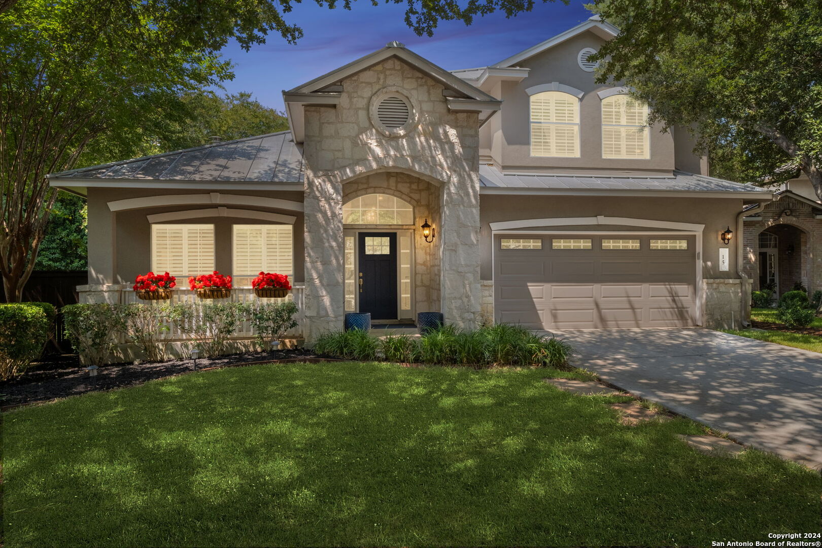 15 STONELEIGH WAY