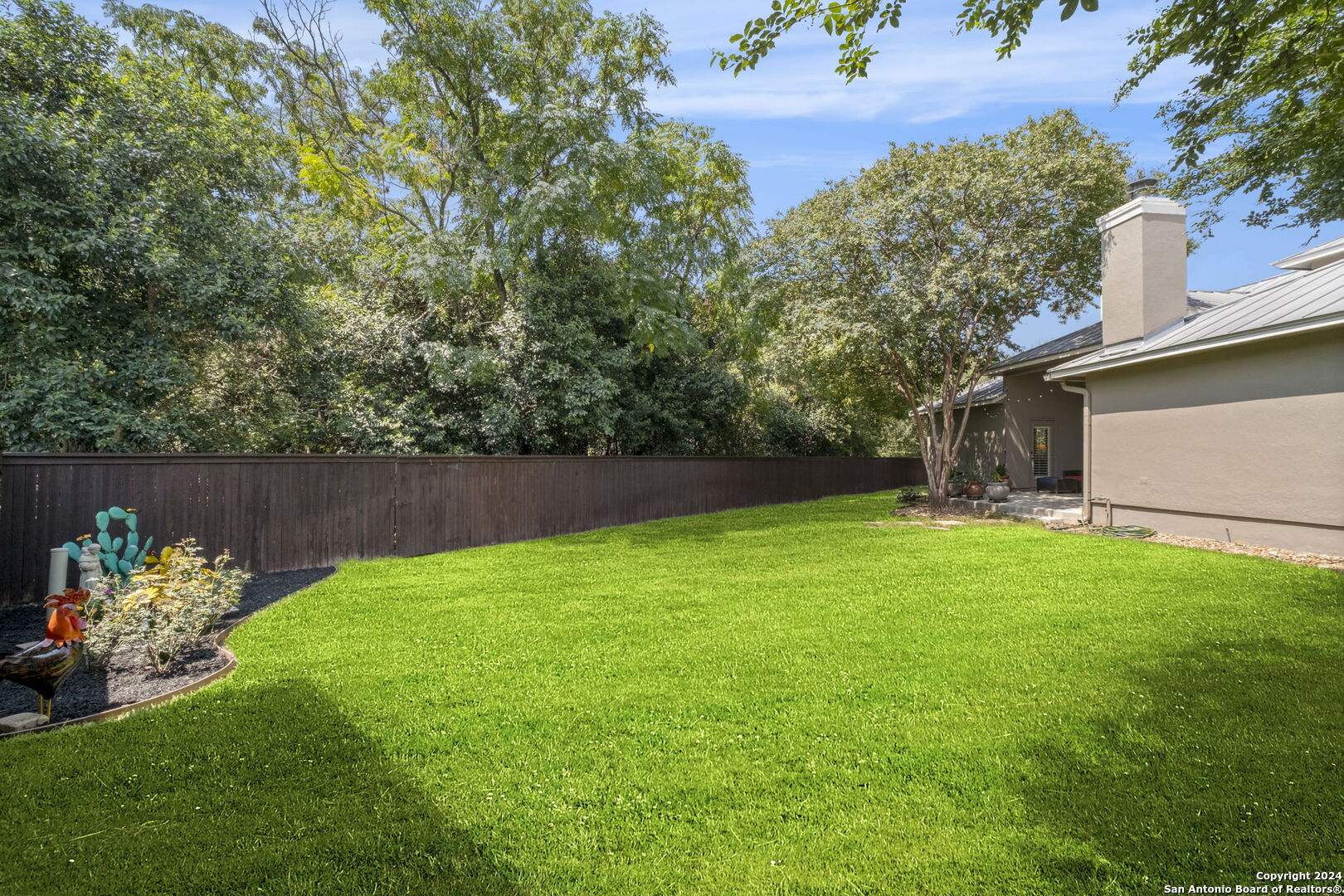 15 STONELEIGH WAY