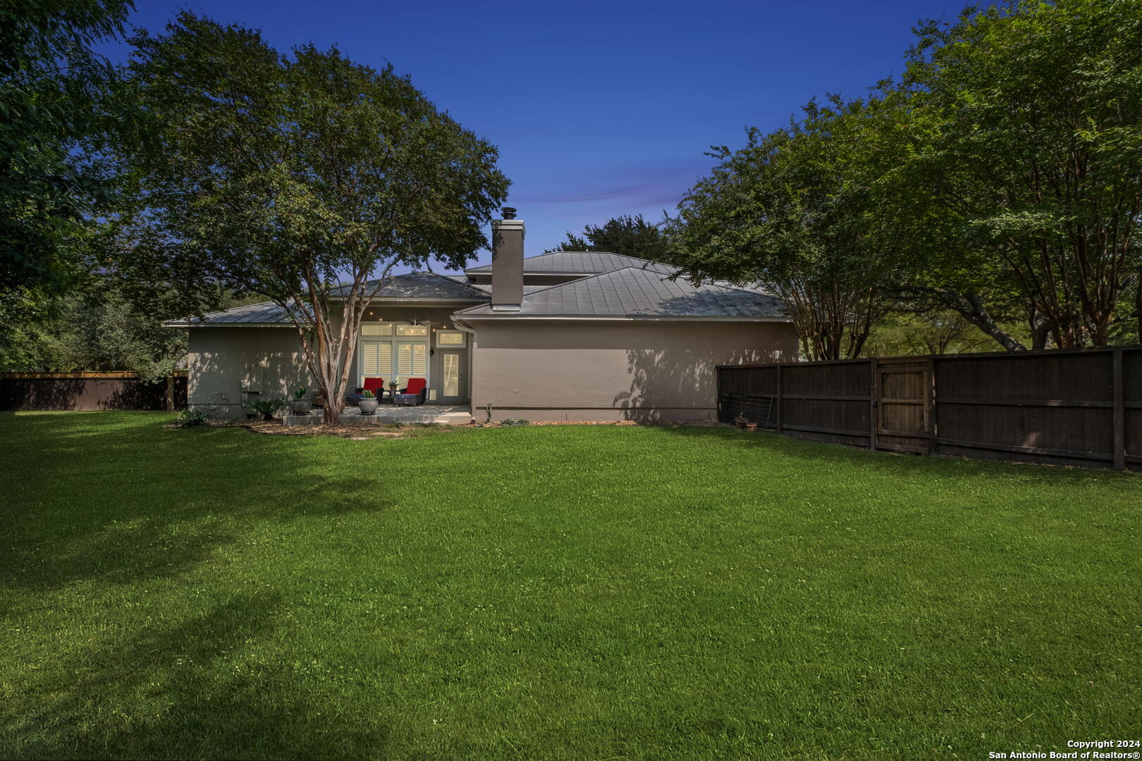 15 STONELEIGH WAY