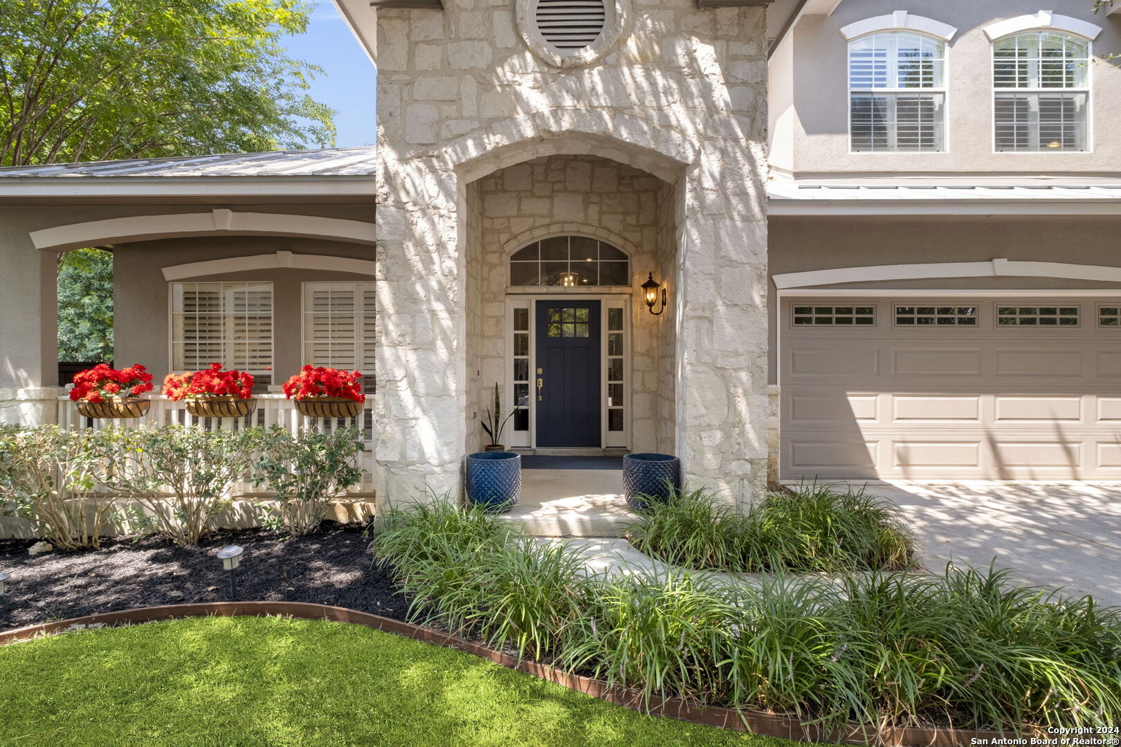 15 STONELEIGH WAY