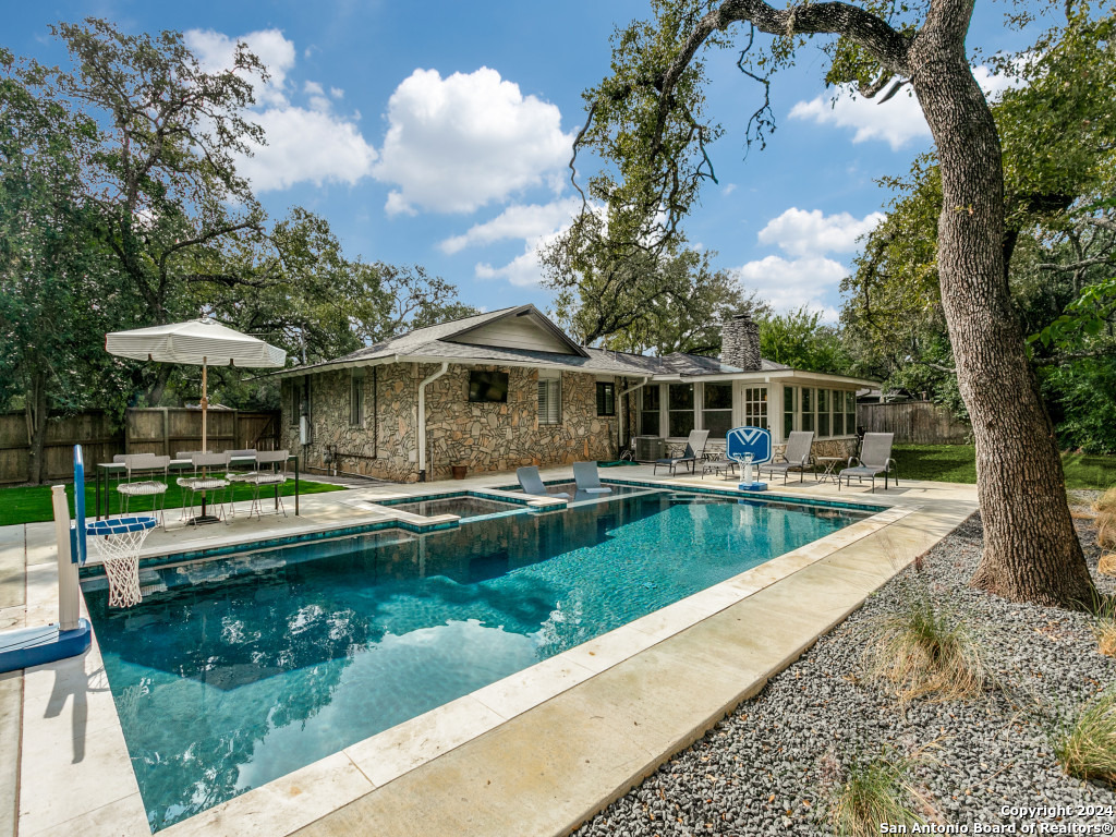 429 SKYFOREST DR