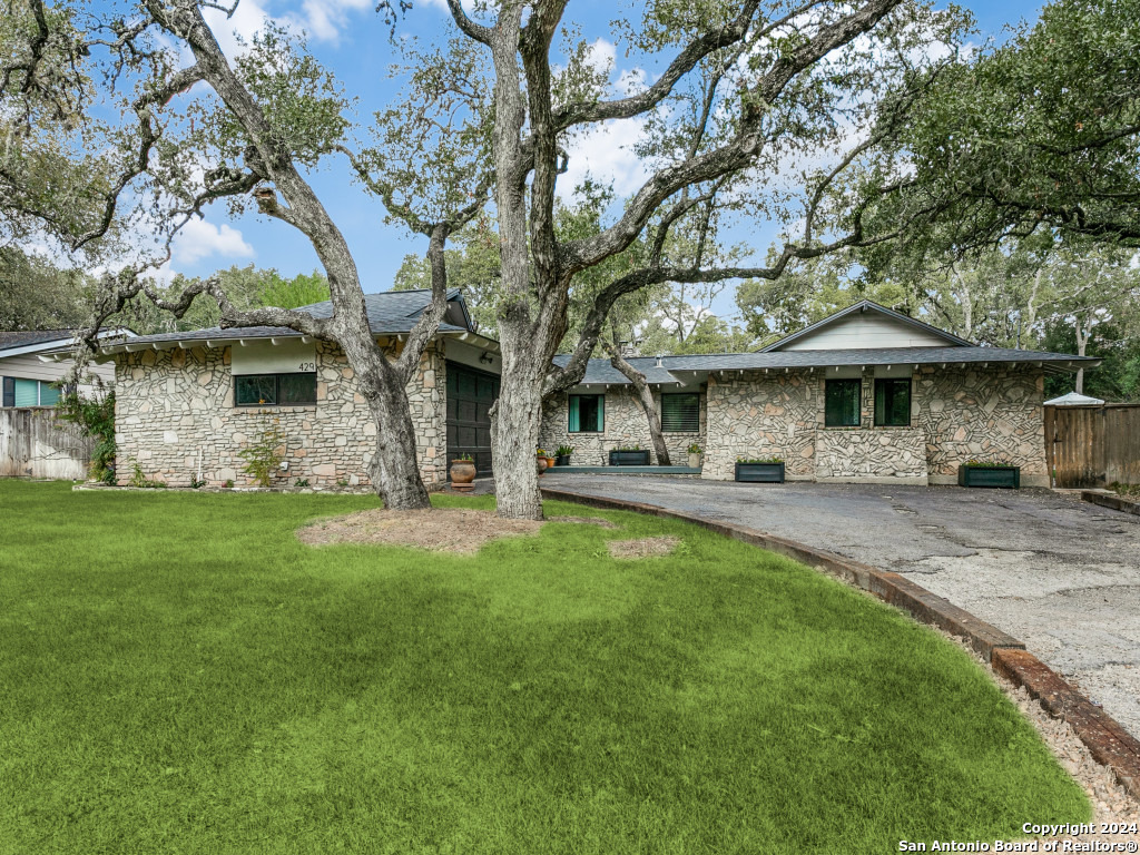 429 SKYFOREST DR