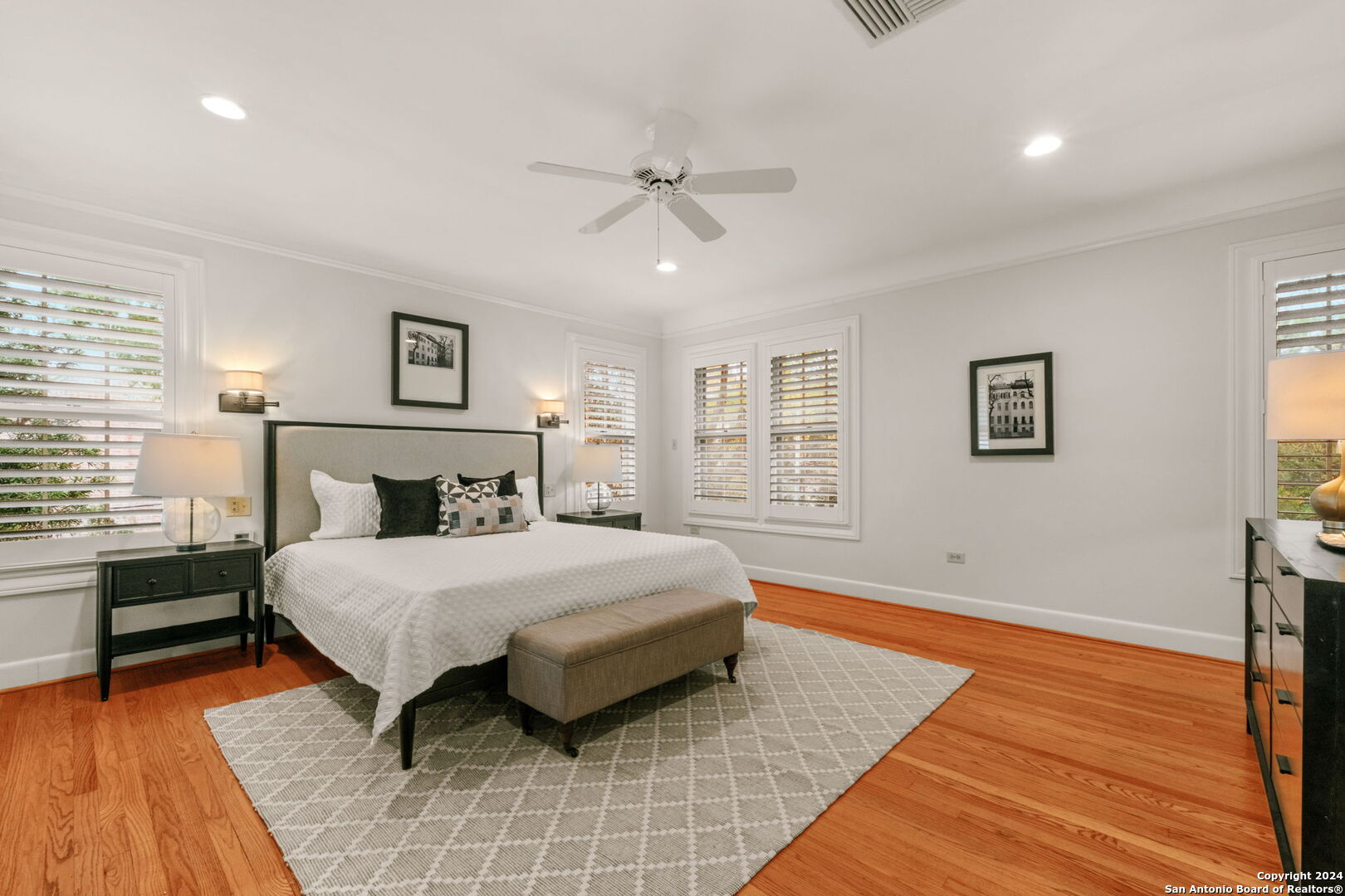 208 canterbury hill