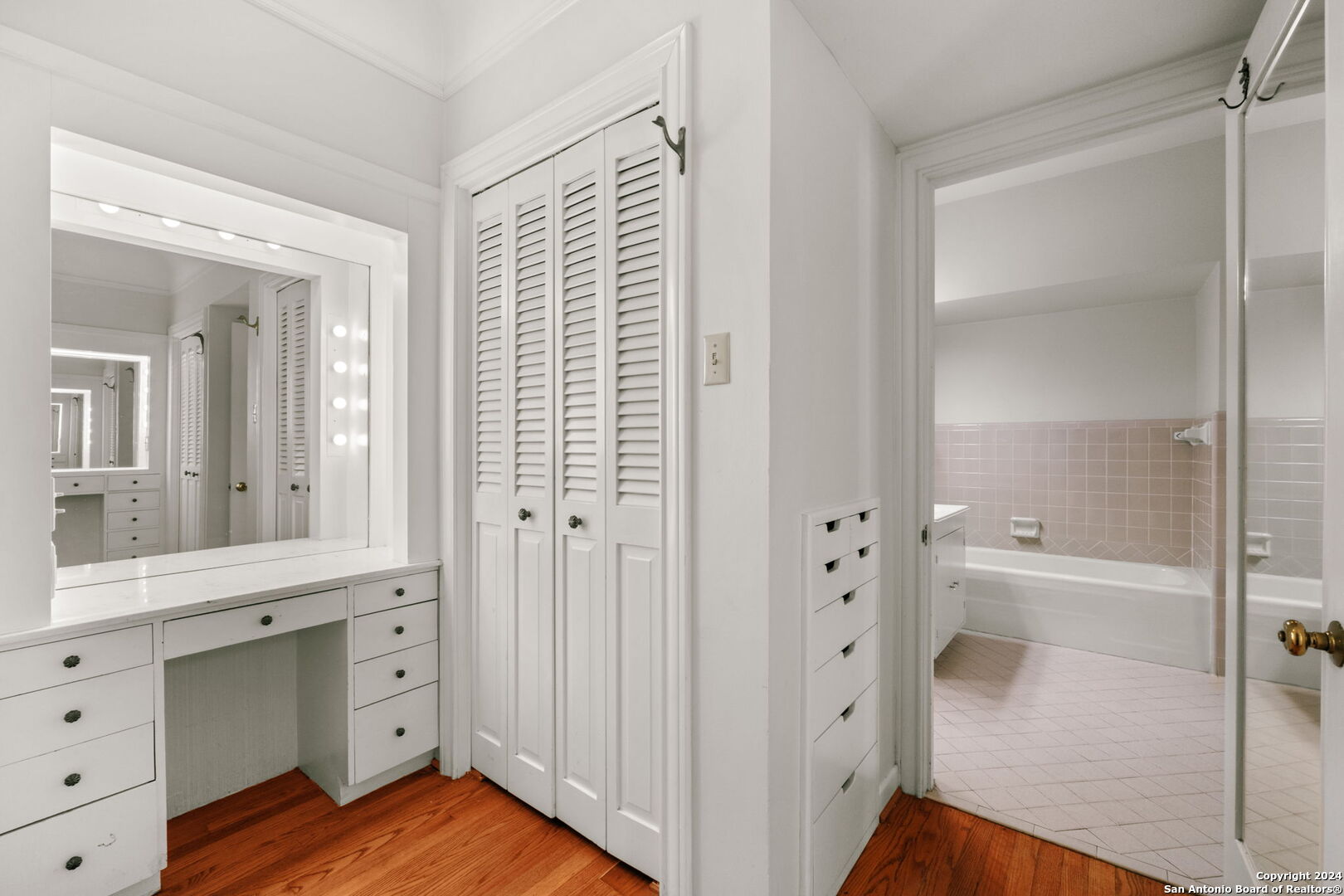 208 canterbury hill