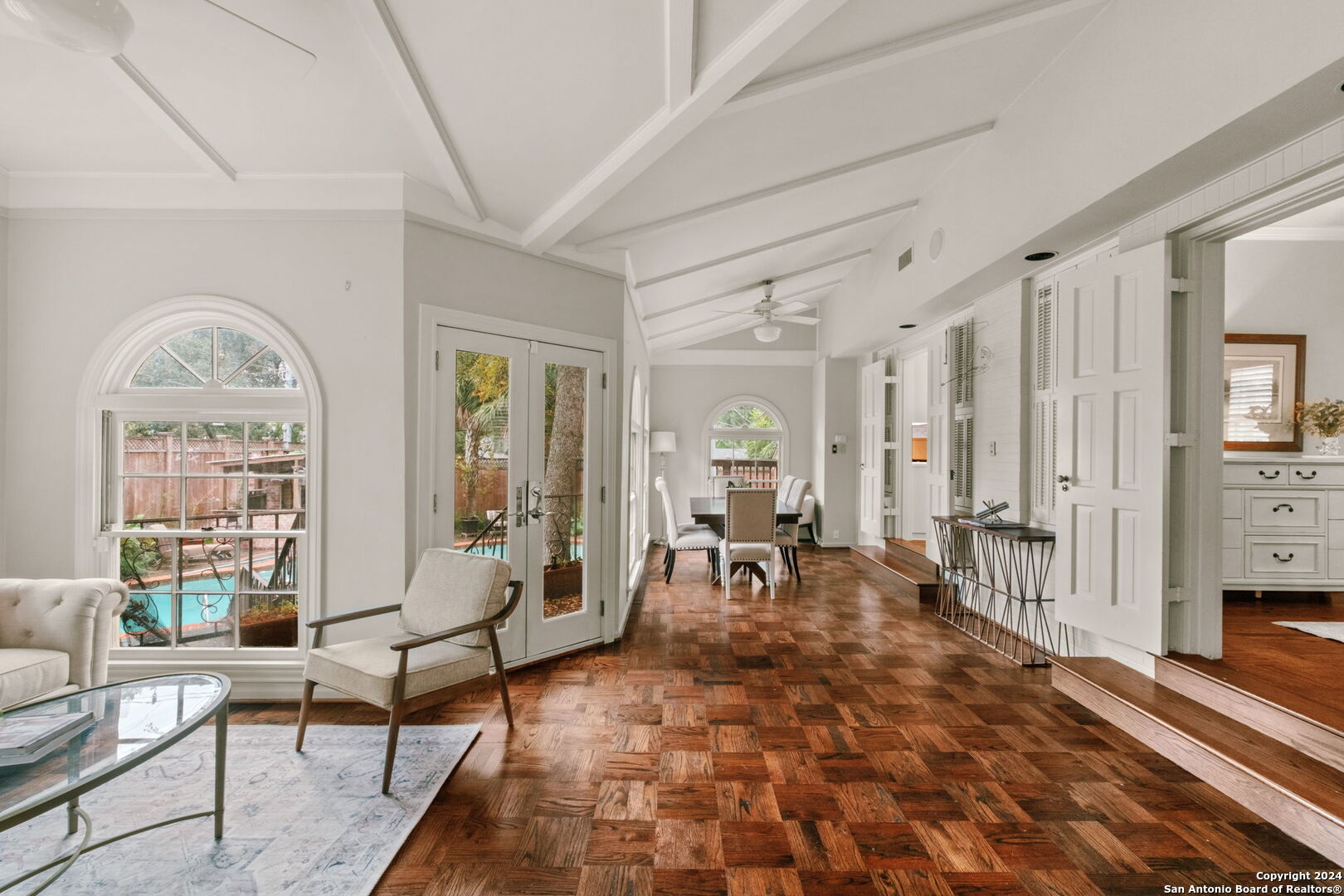 208 canterbury hill
