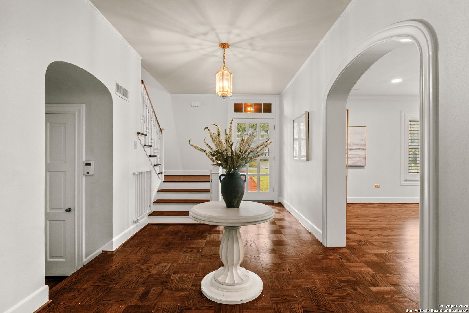 208 canterbury hill
