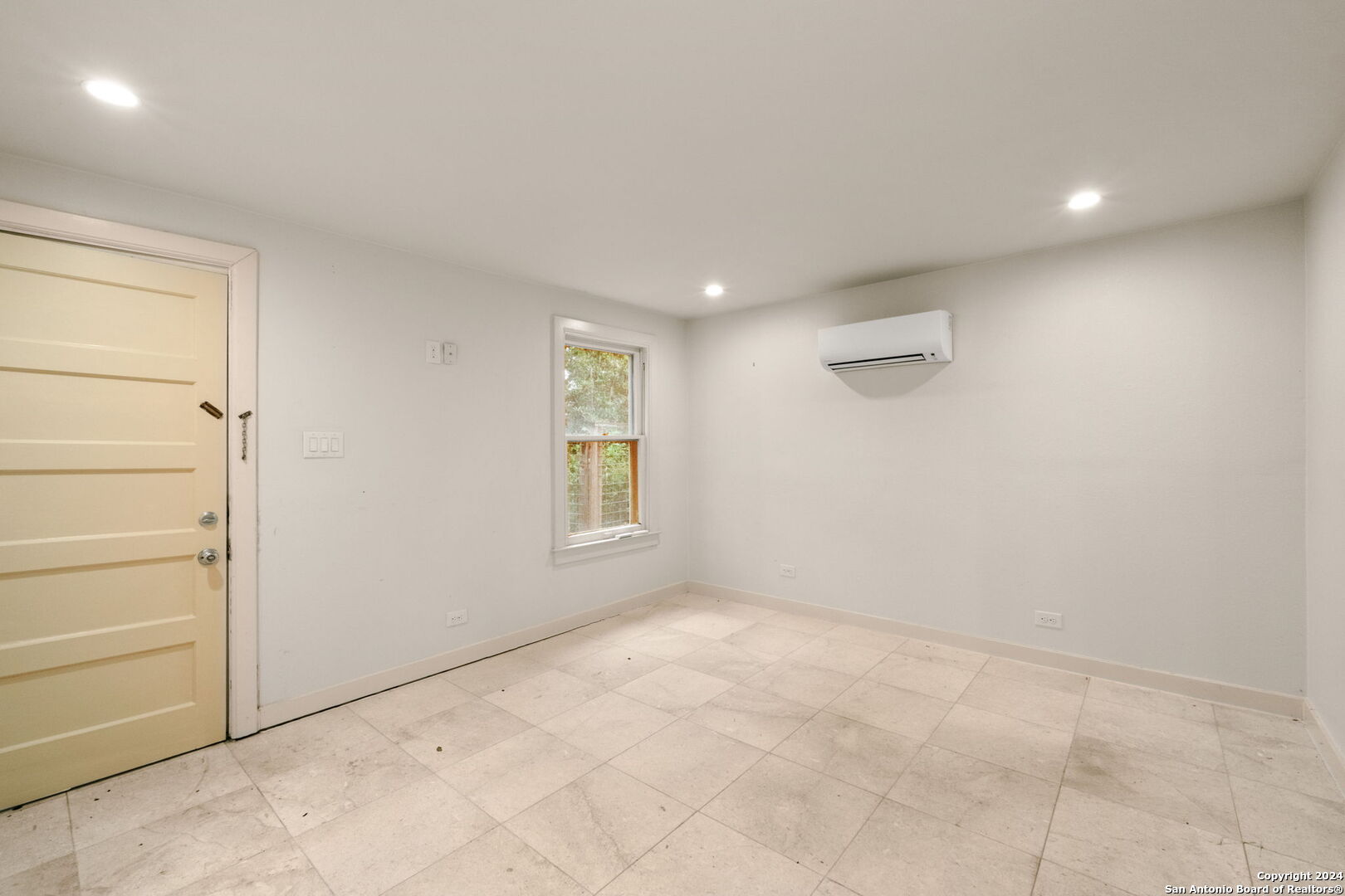 208 canterbury hill