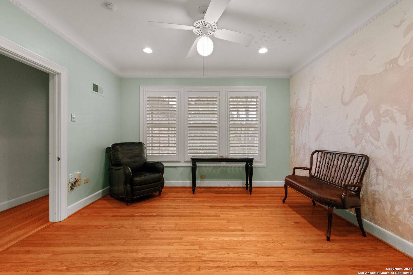 208 canterbury hill