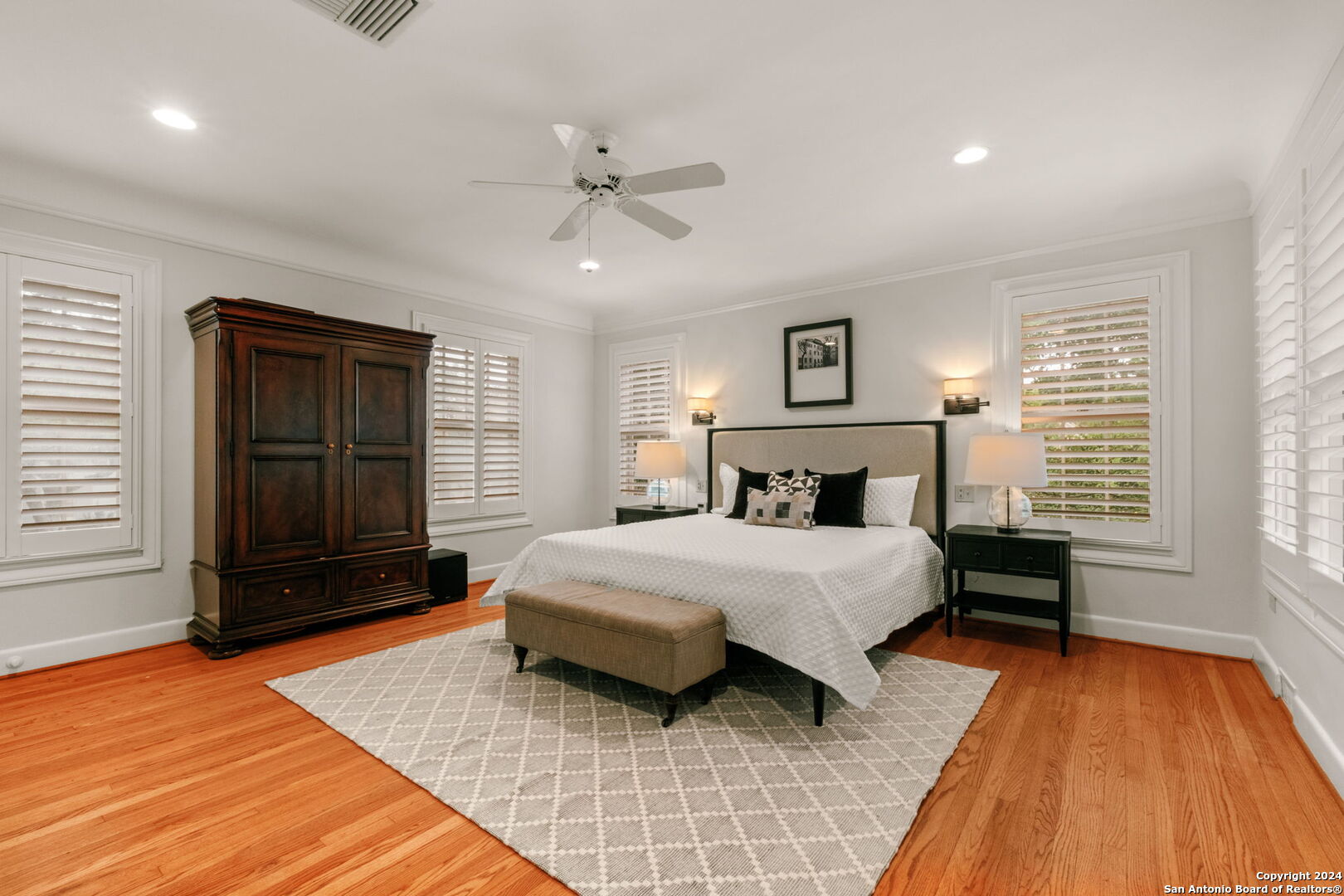 208 canterbury hill